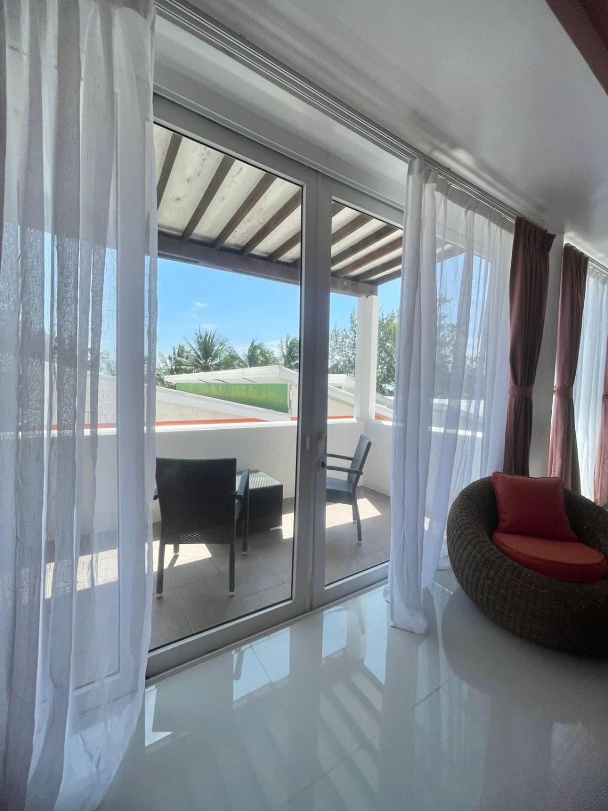 Triple King Suite Room - Photo 26
