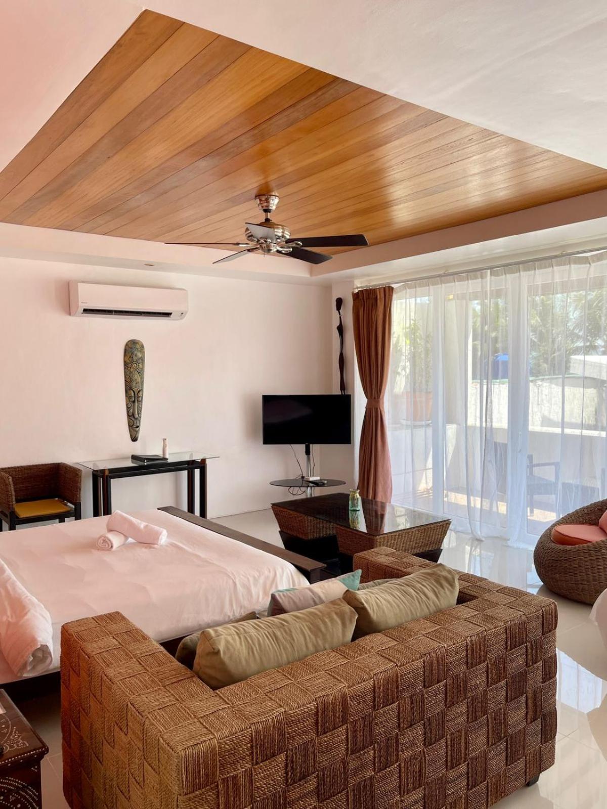 Triple King Suite Room - Photo 22