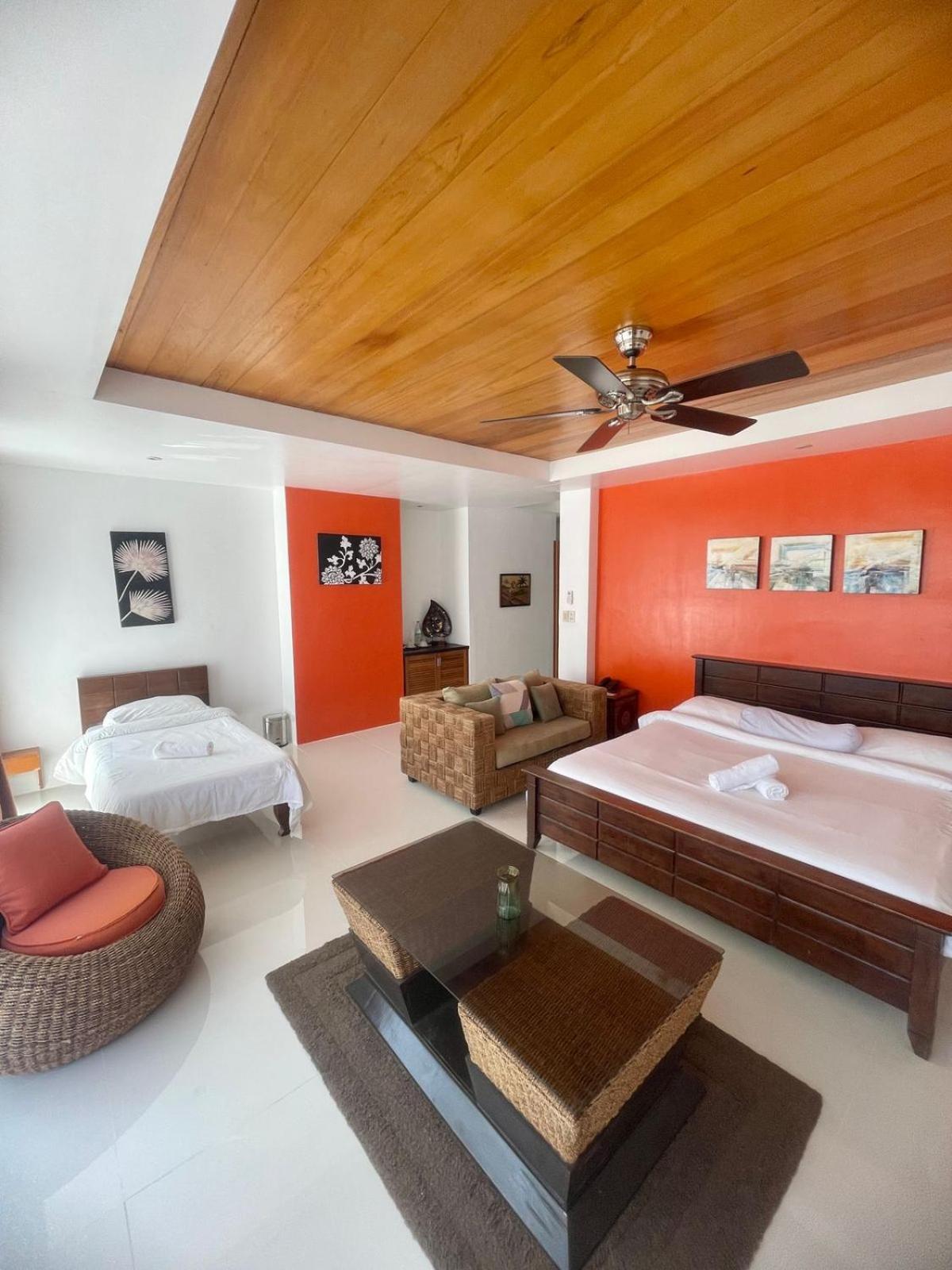 Triple King Suite Room - Photo 23