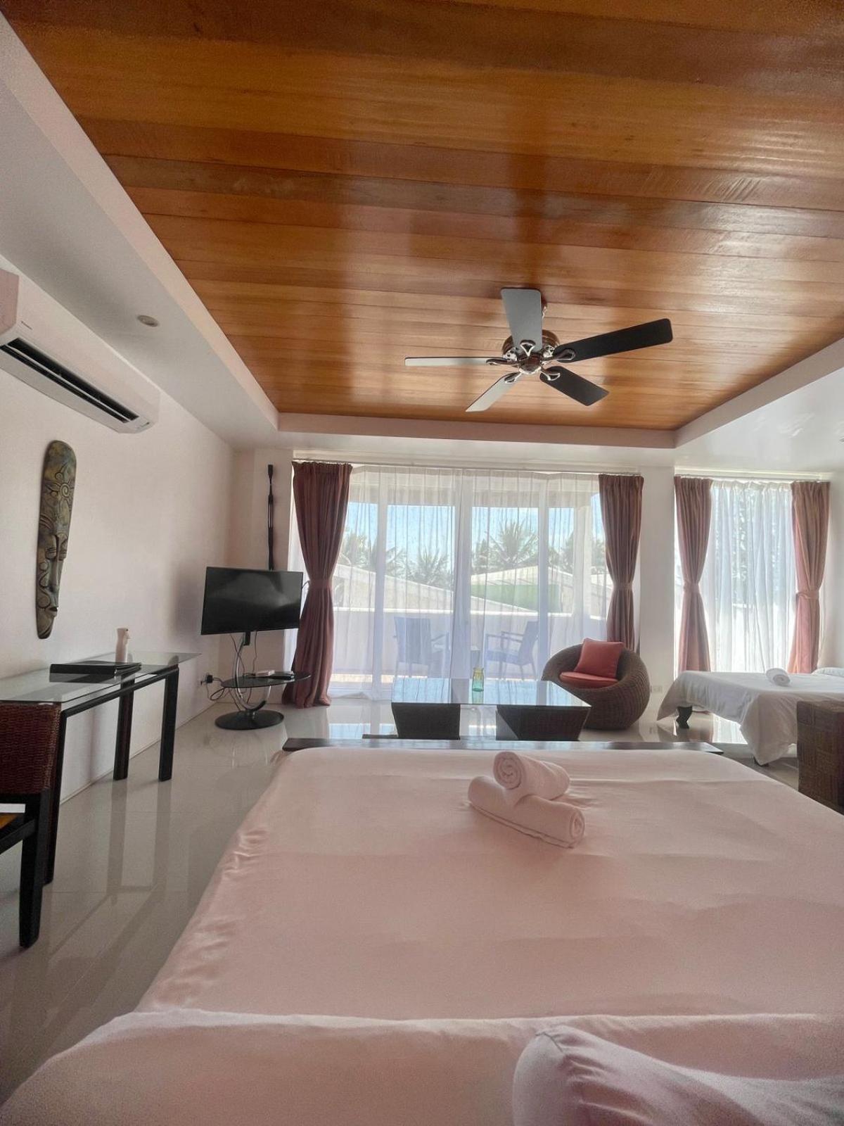 Triple King Suite Room - Photo 24