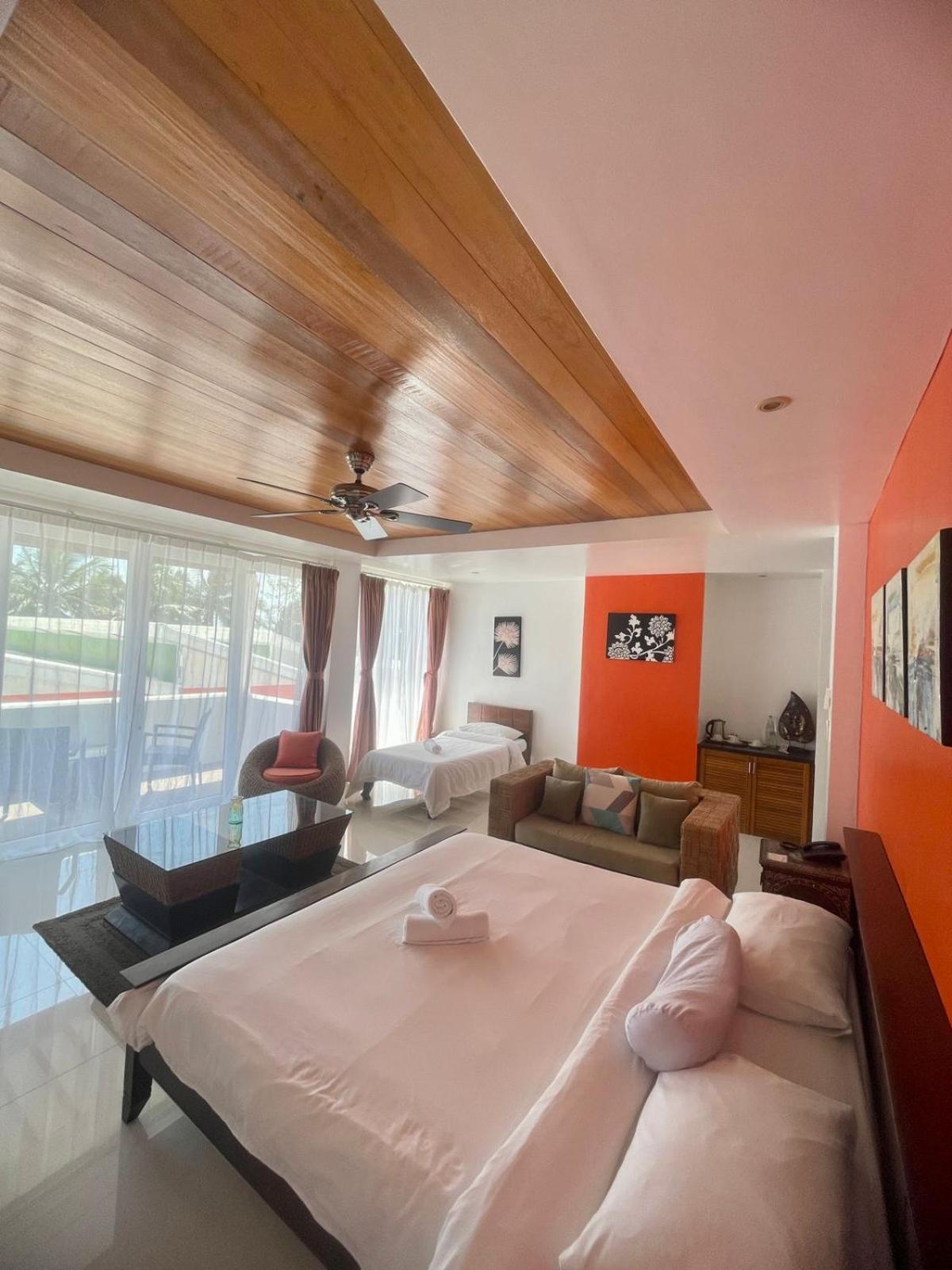 Triple King Suite Room - Photo 21