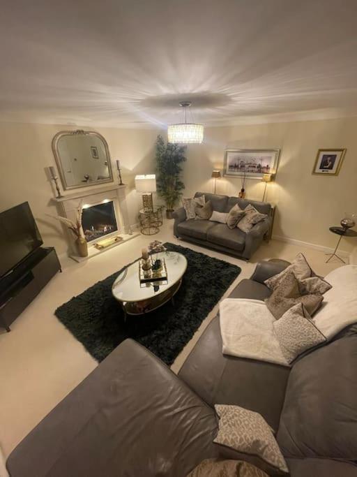 Four-Bedroom House photo 3