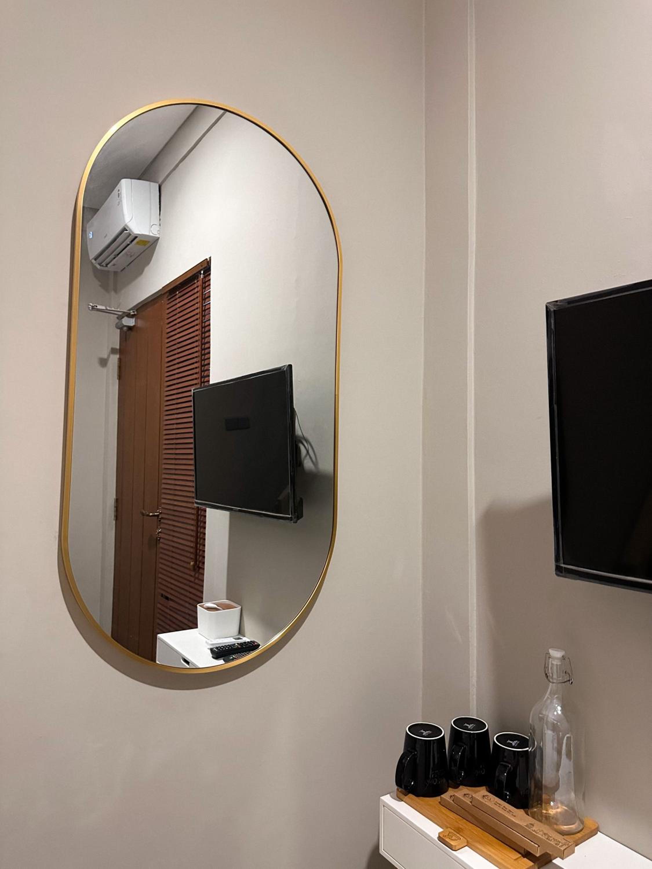 Standard Double Room with Shared Bathroom - Photo 6