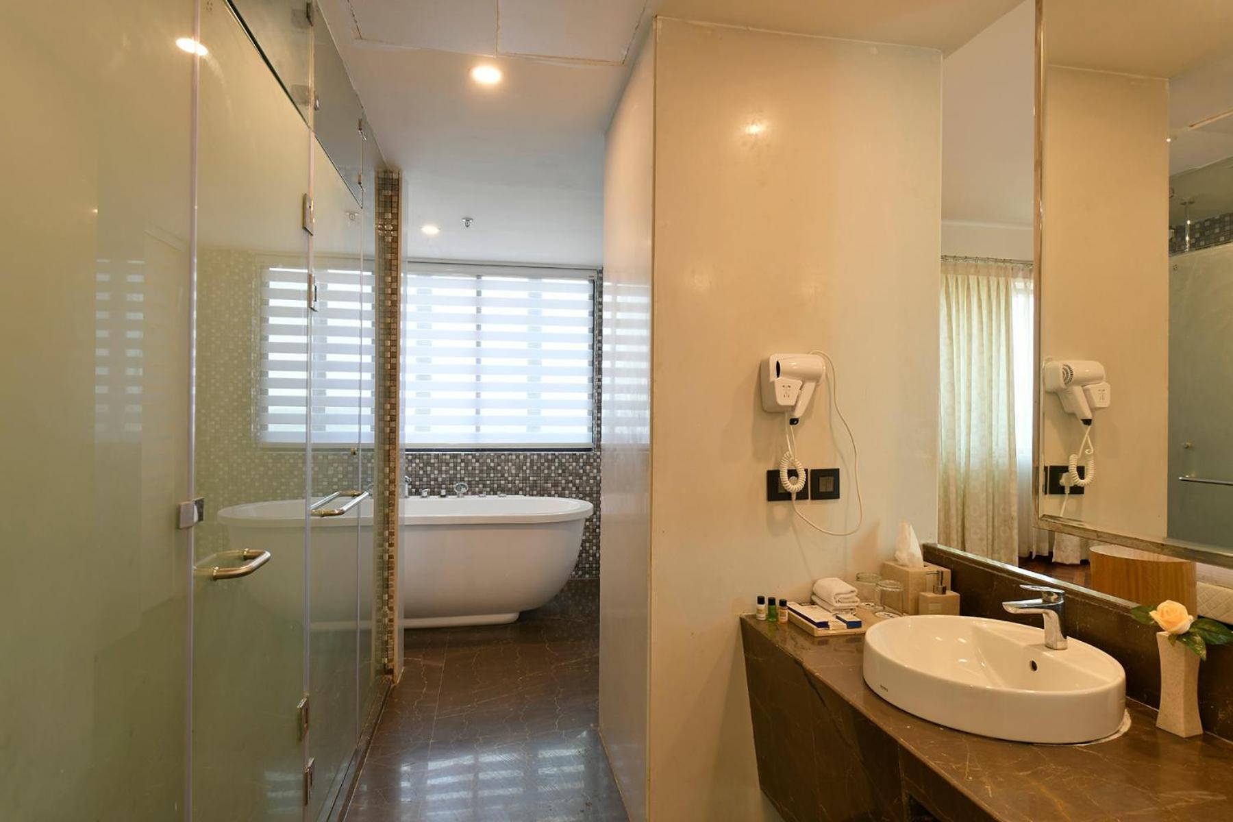 Suite - Photo 7