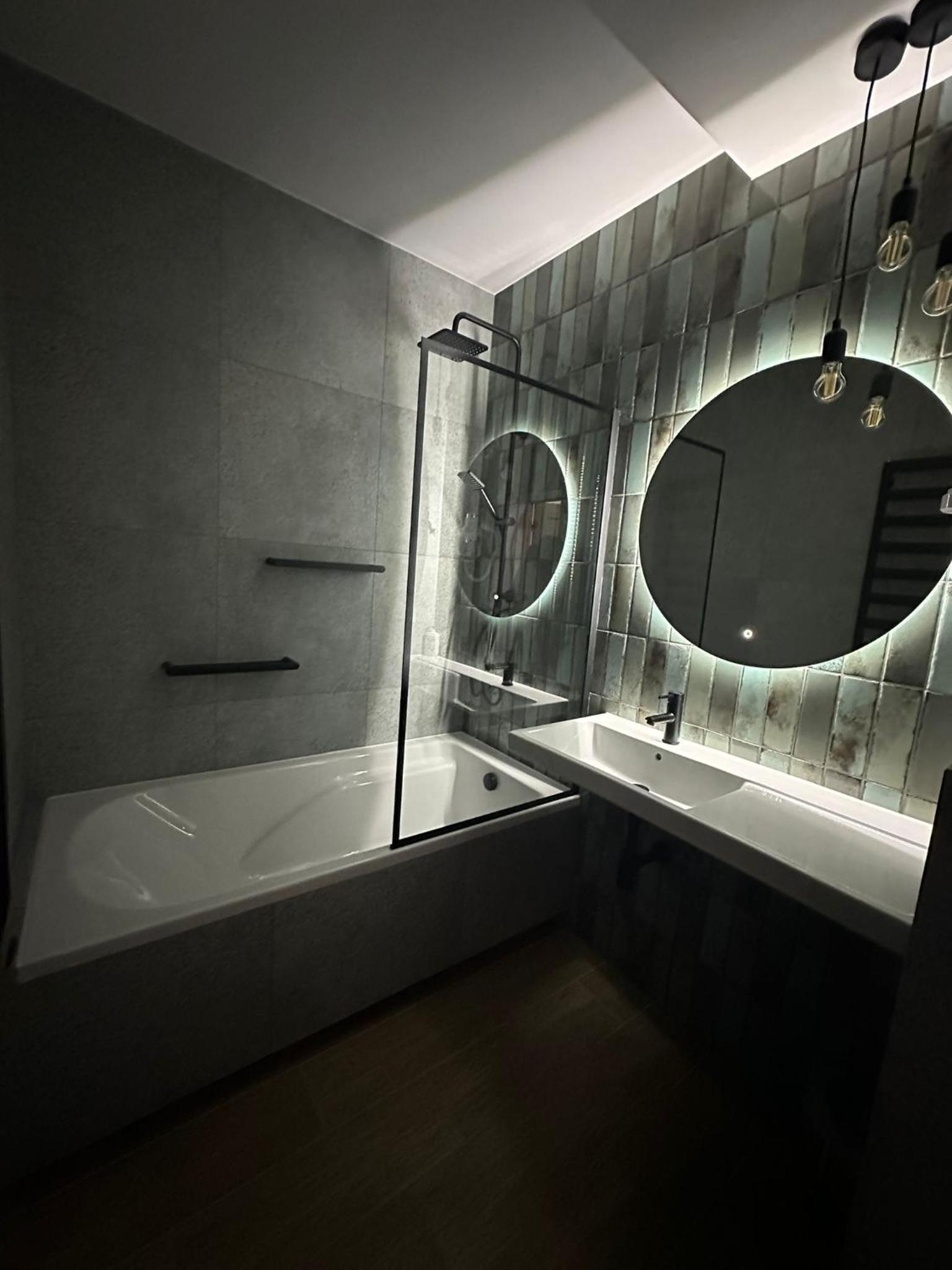 One-Bedroom Apartment - Photo 5