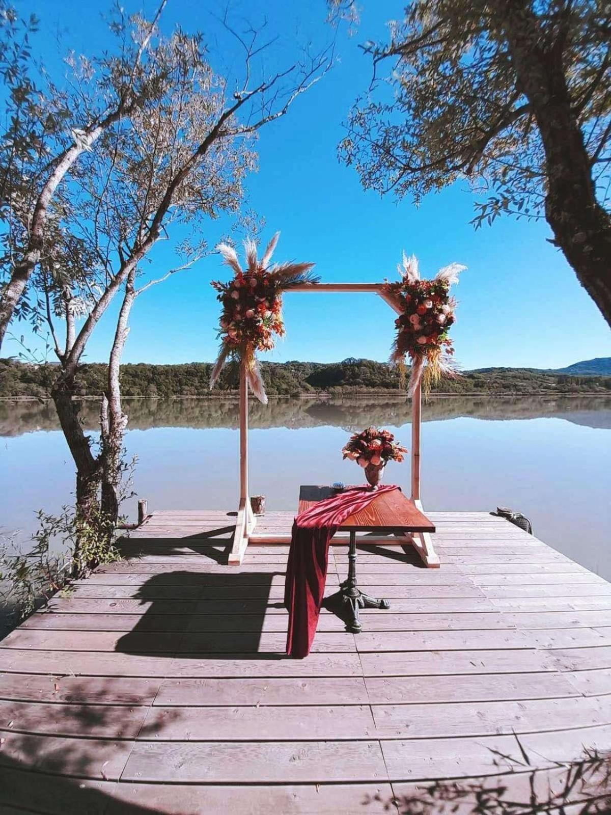 Double Room with Lake View - Photo 10