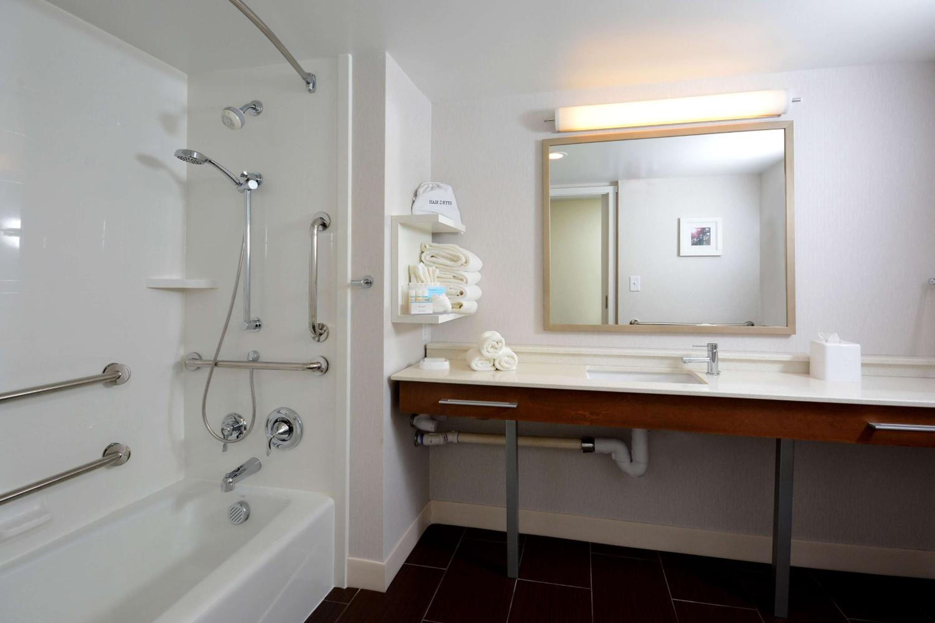 King Room - Mobility Access - Photo 4