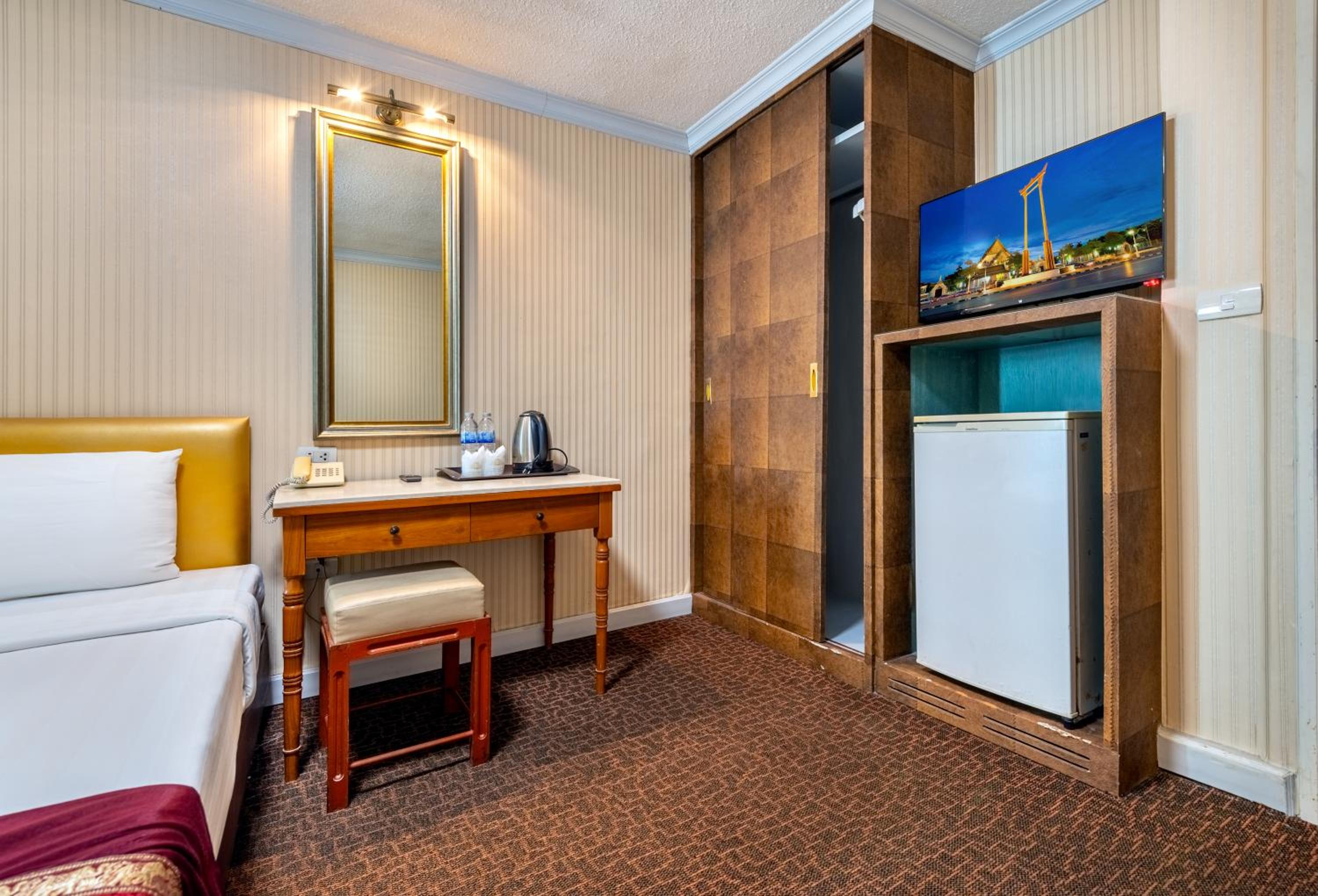 Deluxe Double or Twin Room photo 3