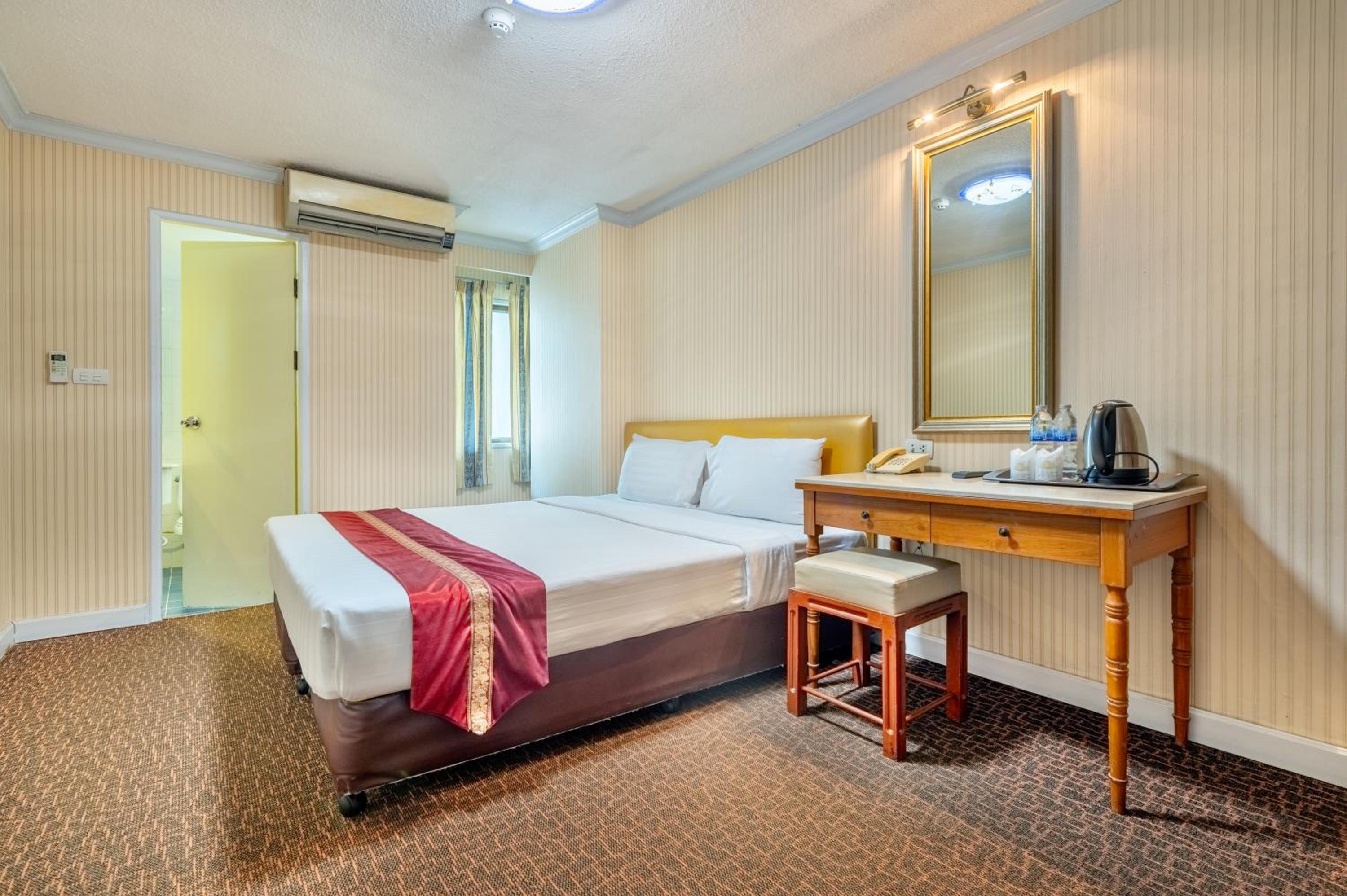 Superior Double or Twin Room photo 3