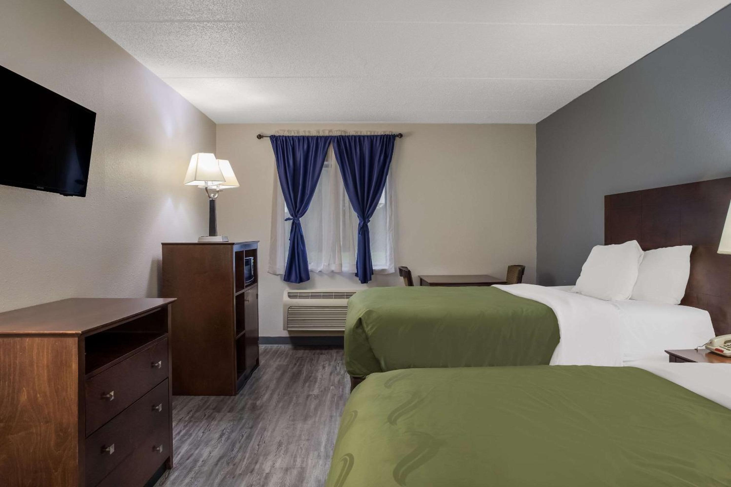 Double Room with Two Double Beds - Non-Smoking photo 3