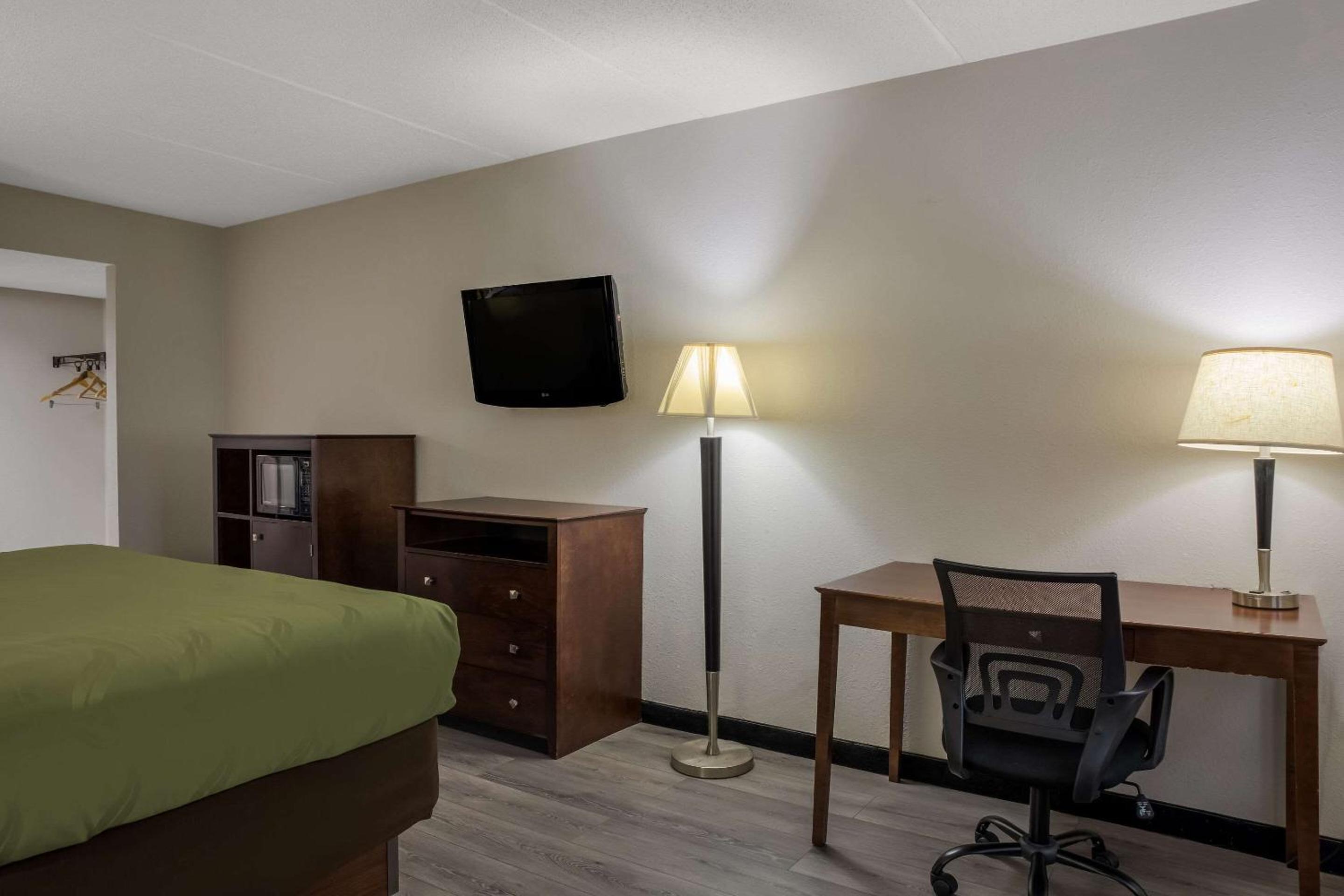 King Room - Non-Smoking photo 2