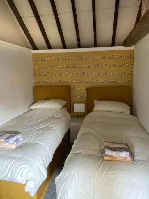 One-Bedroom House photo 1