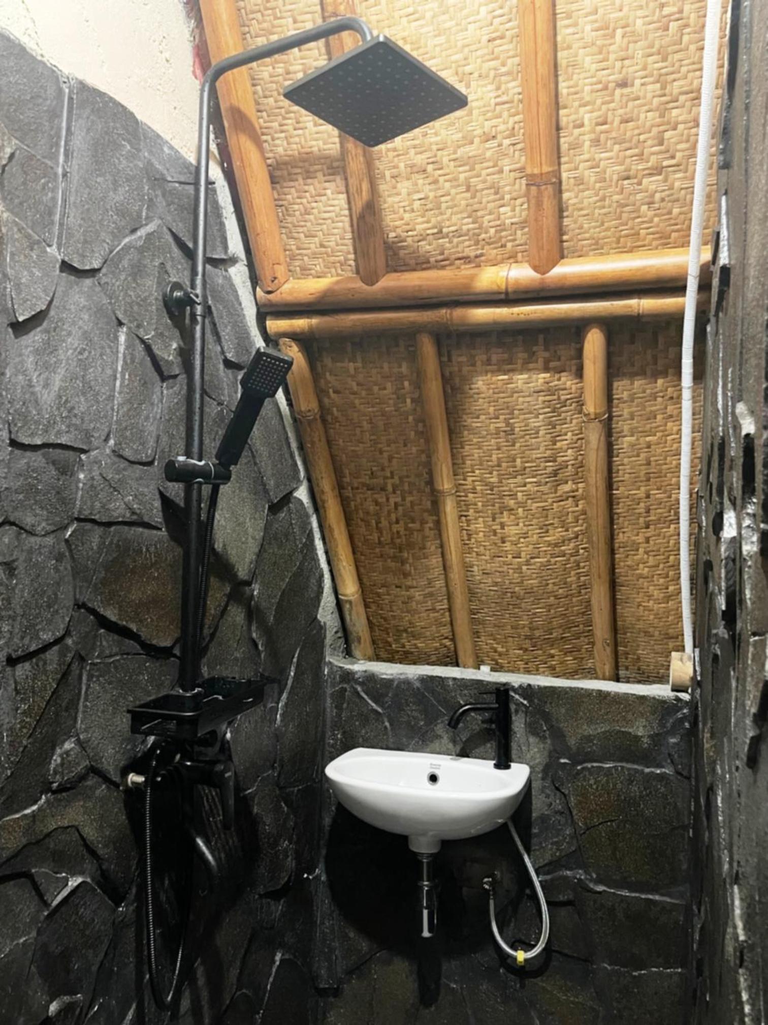 Double Room with Private Bathroom - Photo 2