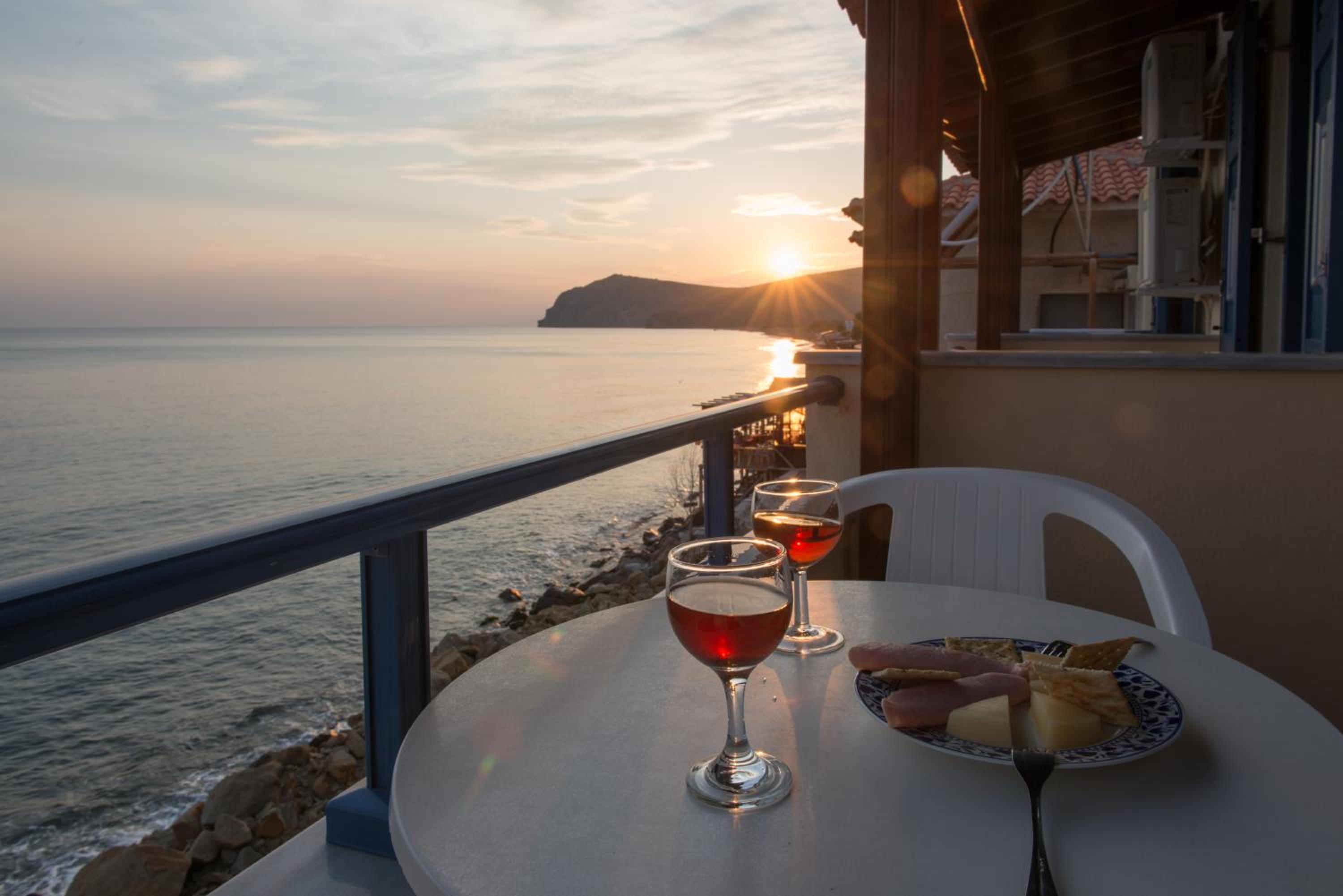 Double or Twin Room with Sea View photo 3