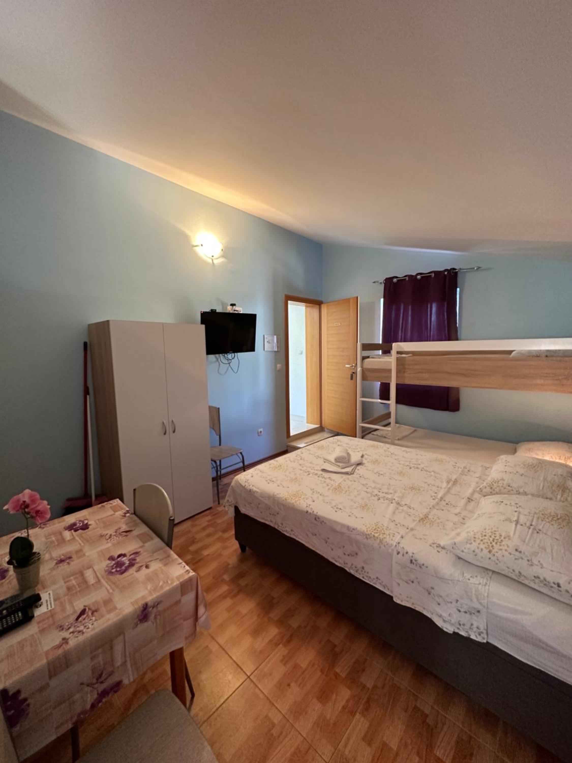 Studio Apartment photo 1