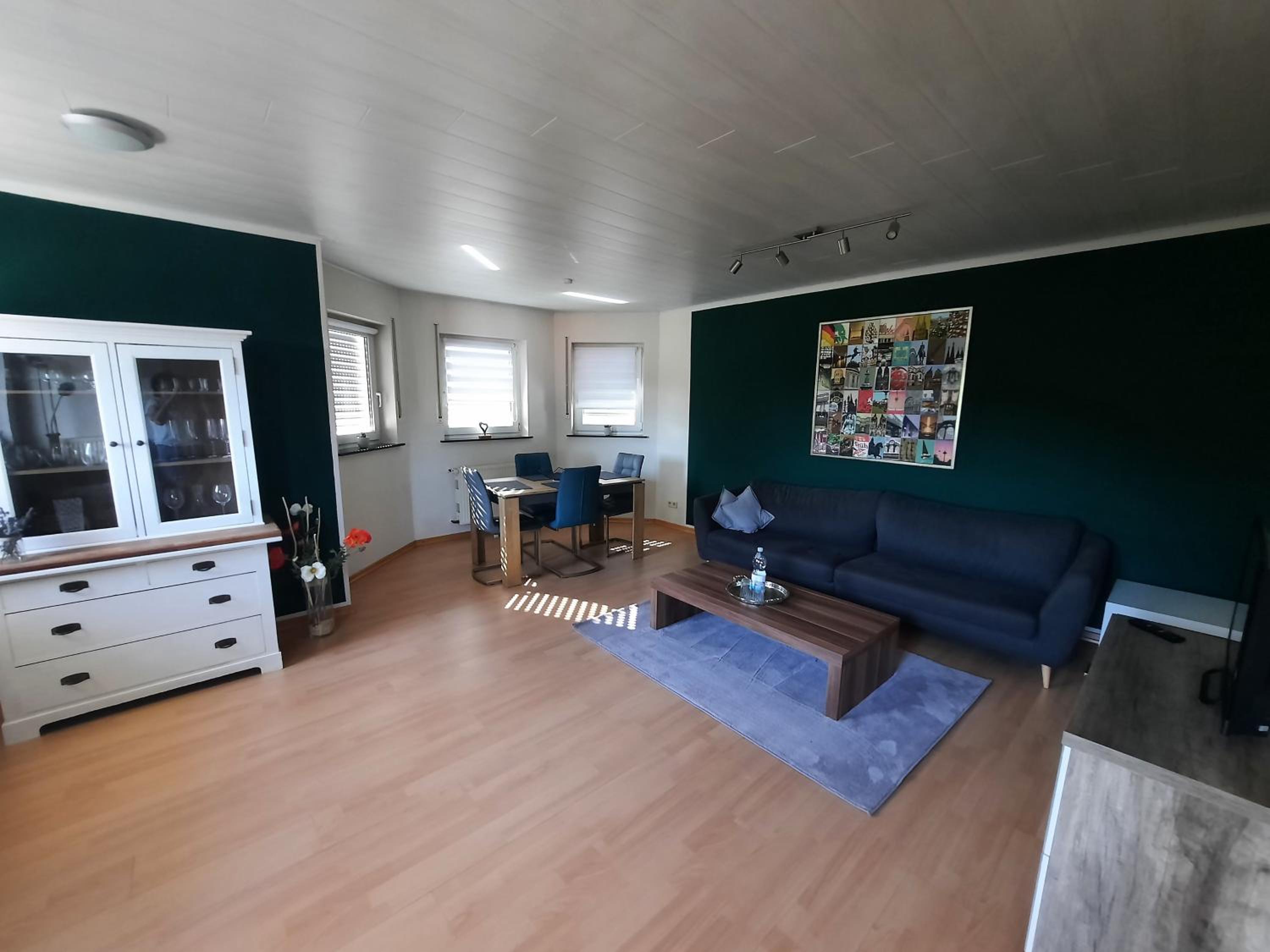 One-Bedroom Apartment photo 1