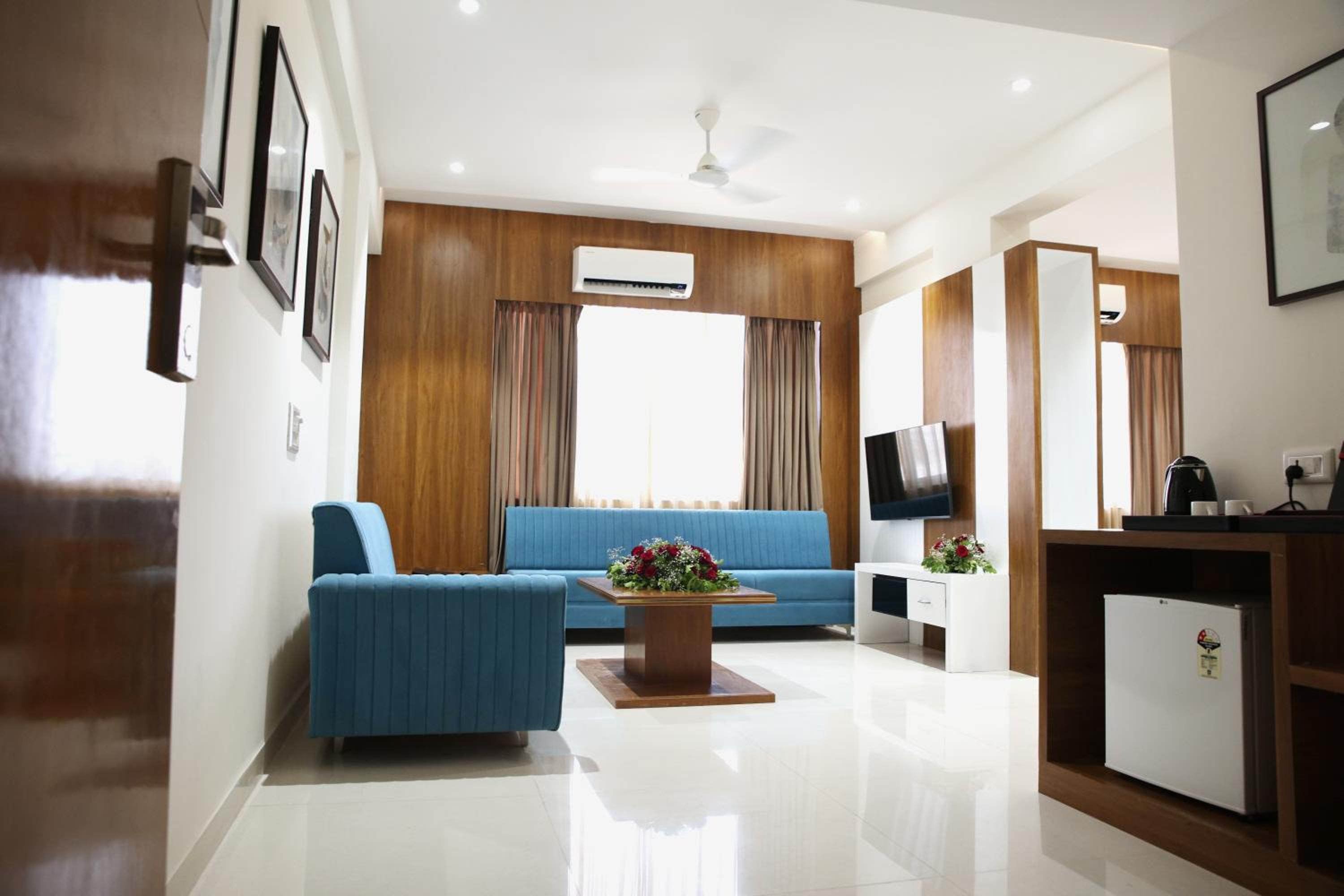 Suite - Photo 7