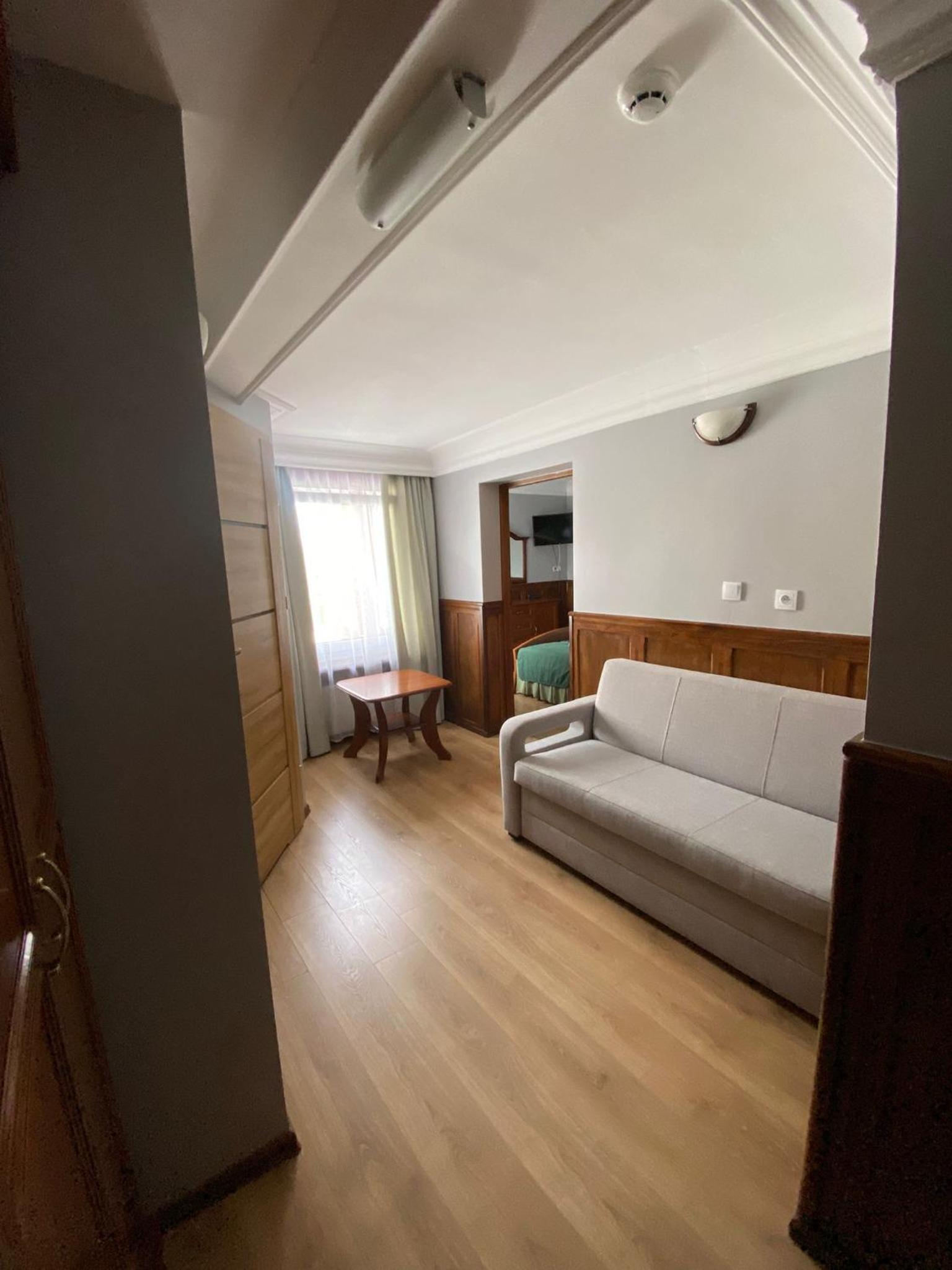 Deluxe Double or Twin Room photo 1