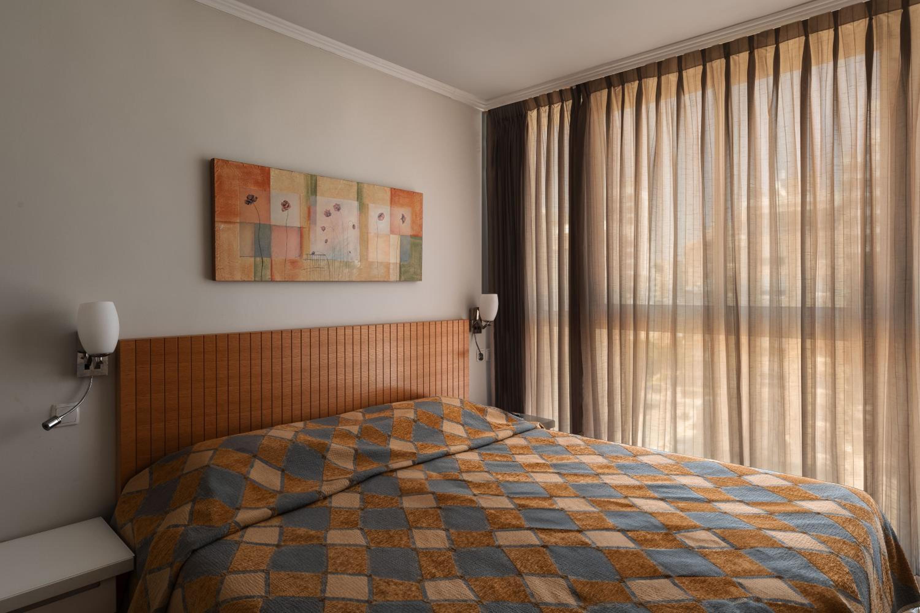 Standard Room with City View - Photo 1
