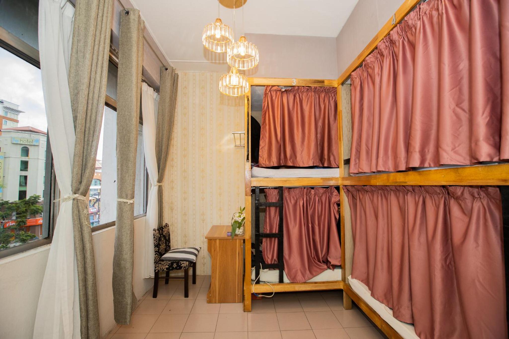 Bed in 4-Bed Dormitory Room photo 3