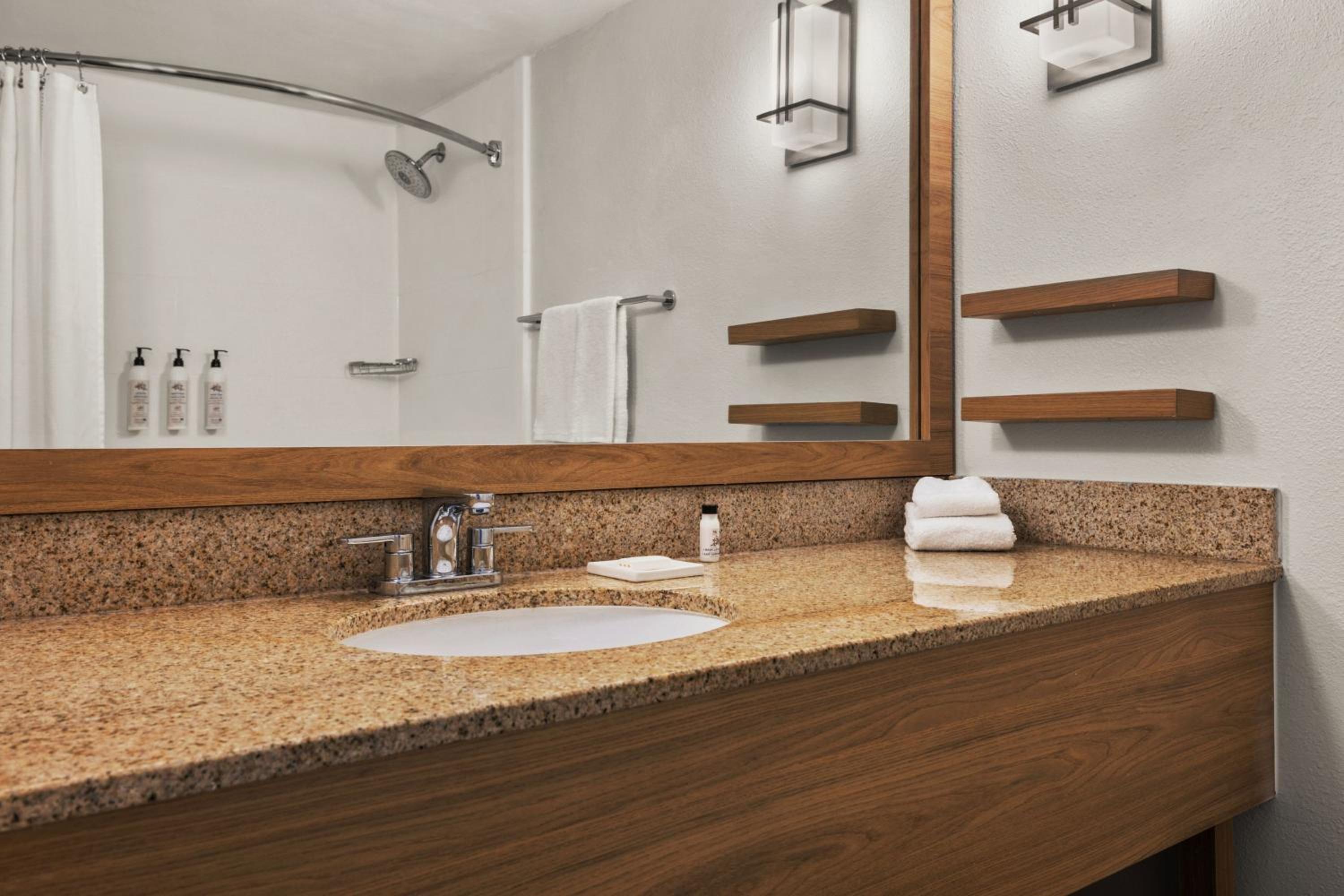 Queen Room with Two Queen Beds and Roll-in Shower - Mobility and Hearing Accessible photo 2