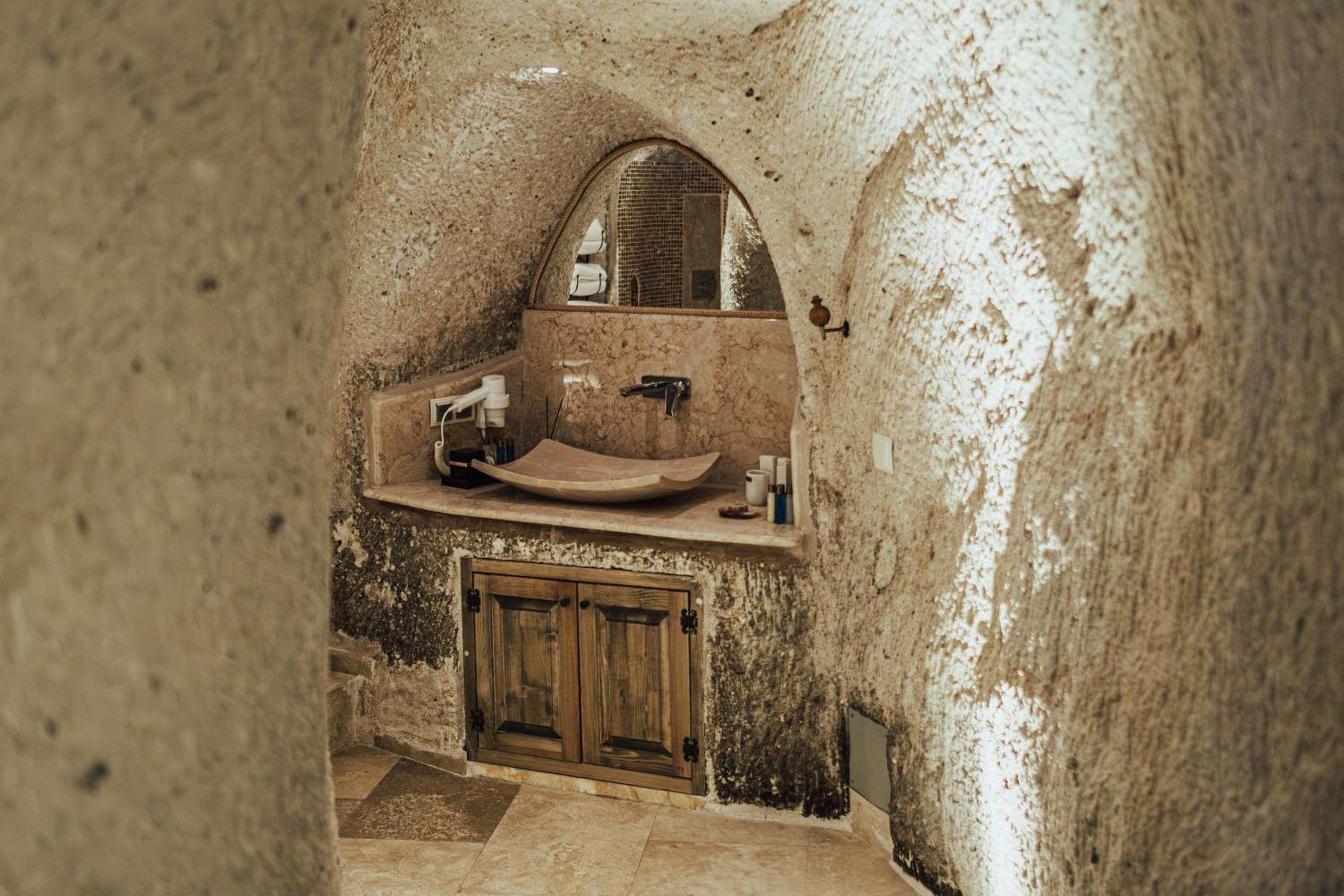 Suite with Private Pool - Photo 4
