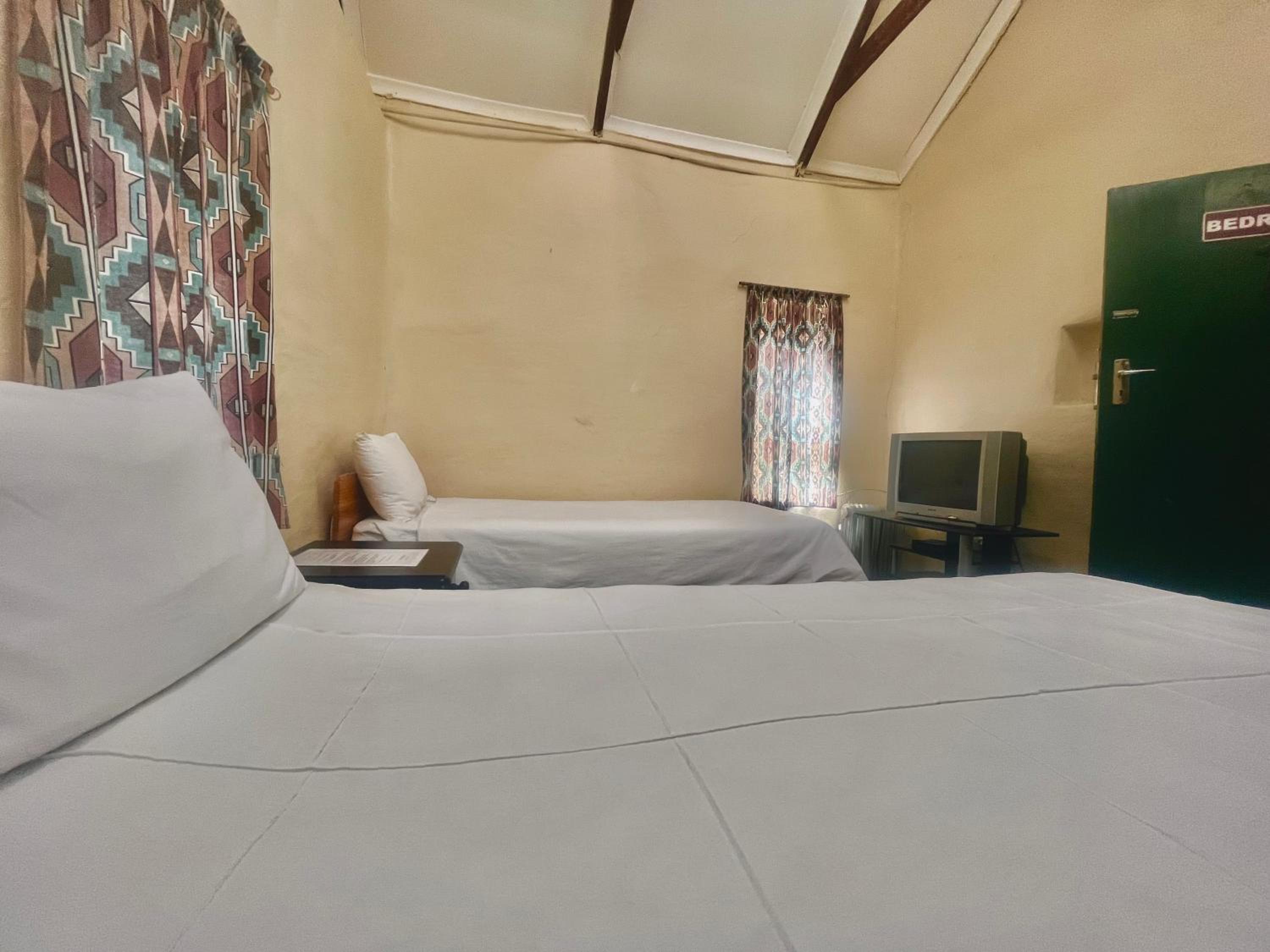 Double Room With Shared Bathroom photo 1