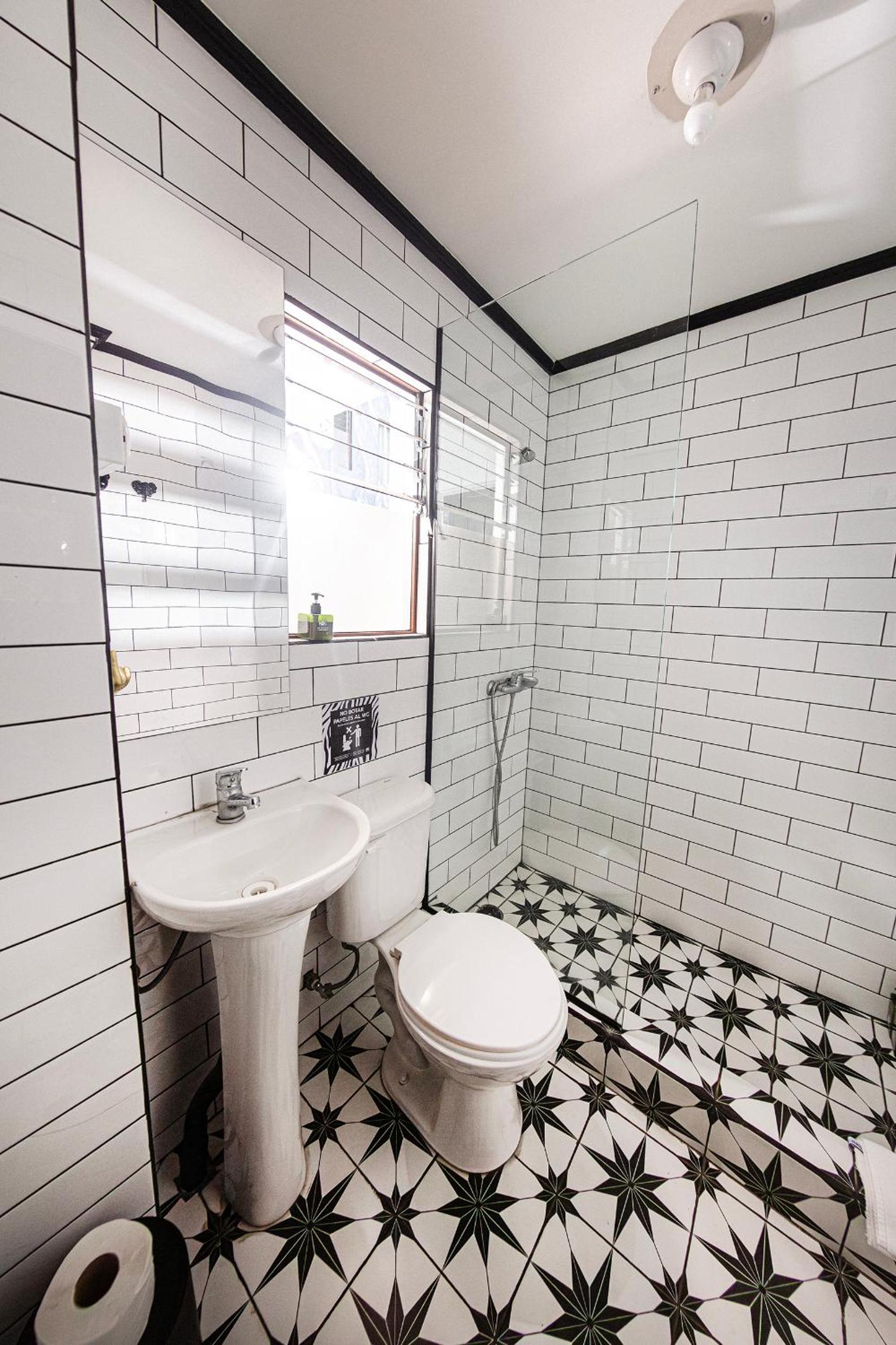 Double Room with Private Bathroom photo 2