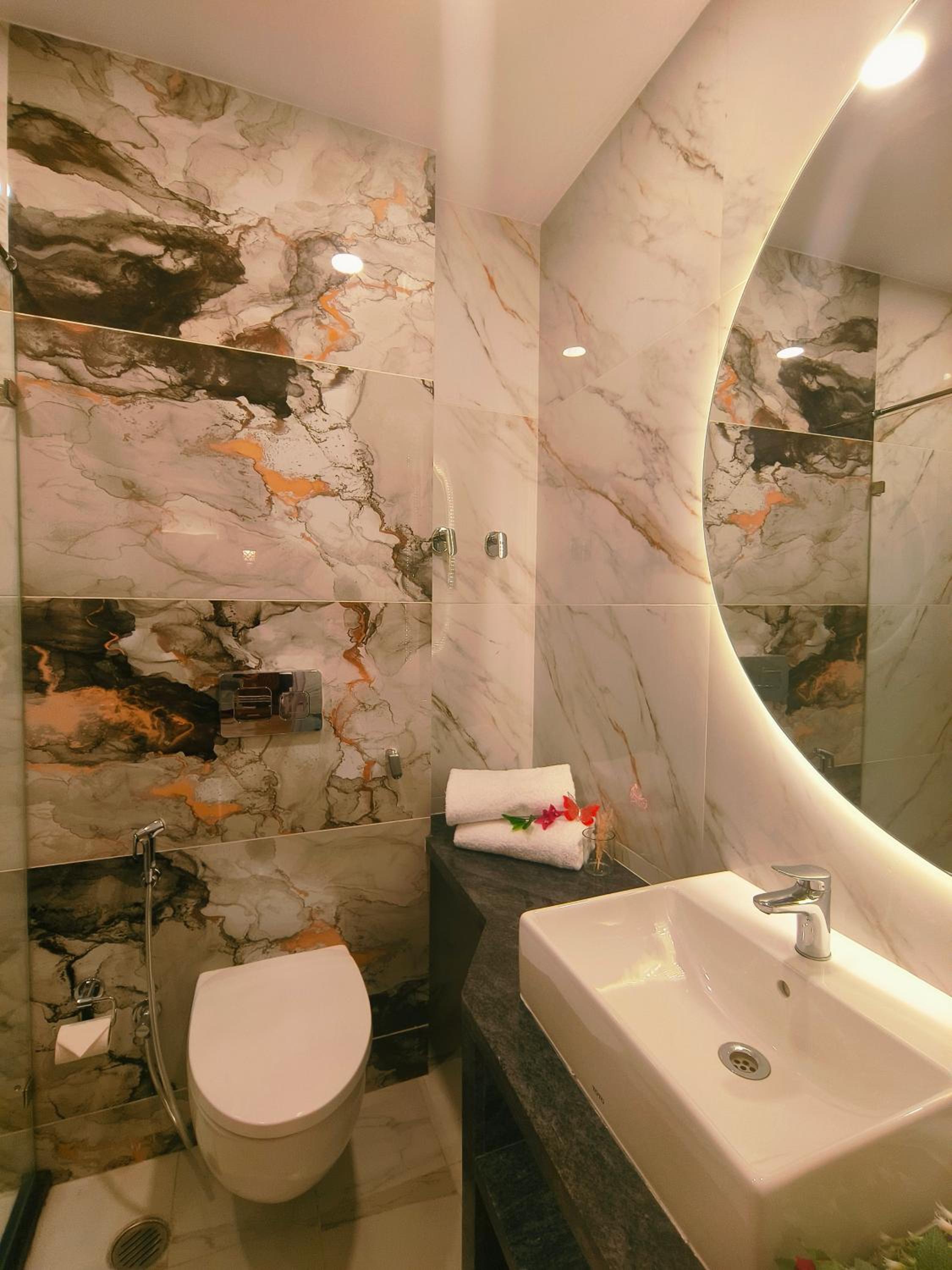 Premium Room with European Style Décor and City View: Enjoy 10% off on - F&B, Spa, car Hire, Complimentary Welcome Drink & Hi-Tea, Candlelight Dinner & Room Decoration Available  - Photo 2
