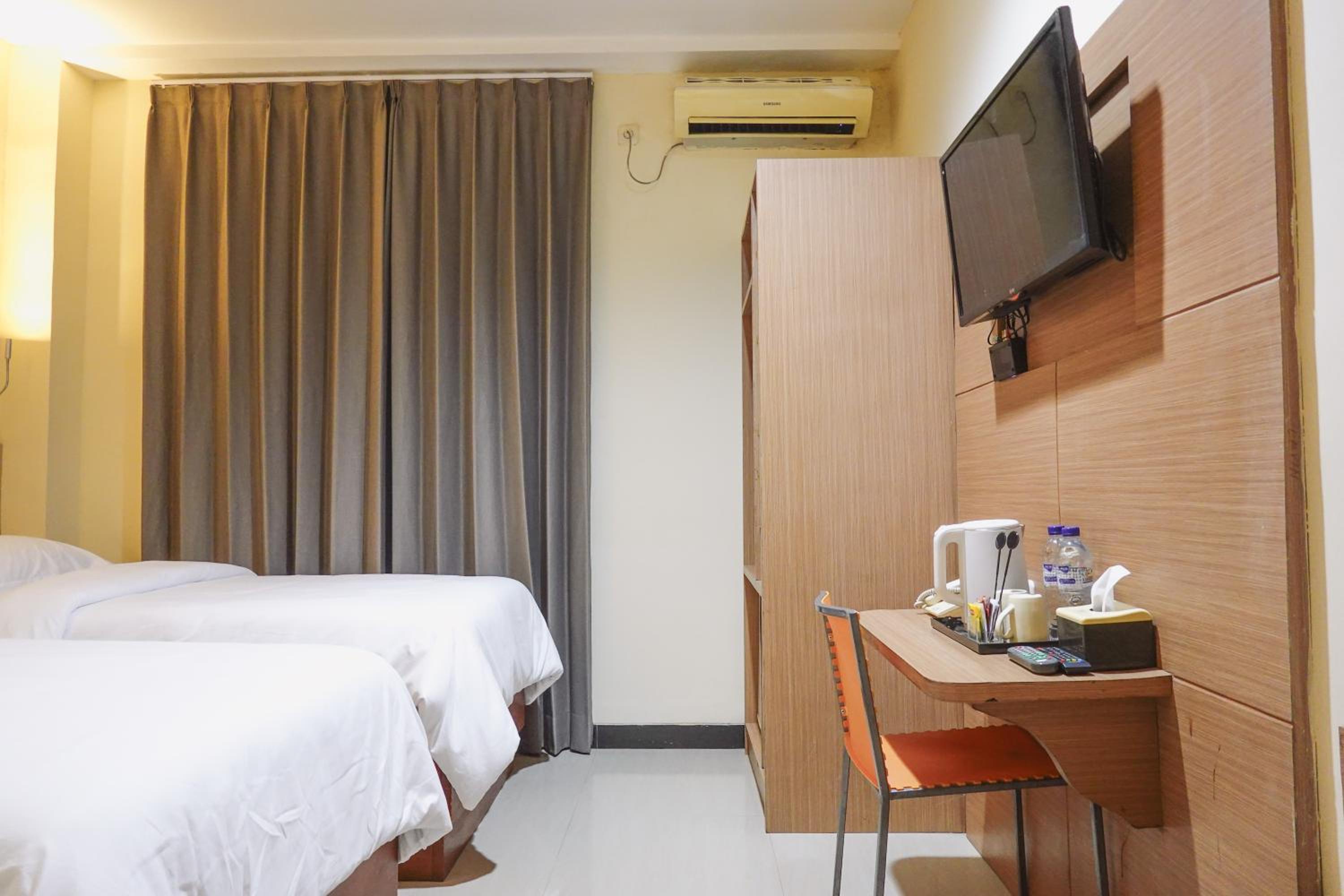 Deluxe Twin Room photo 3
