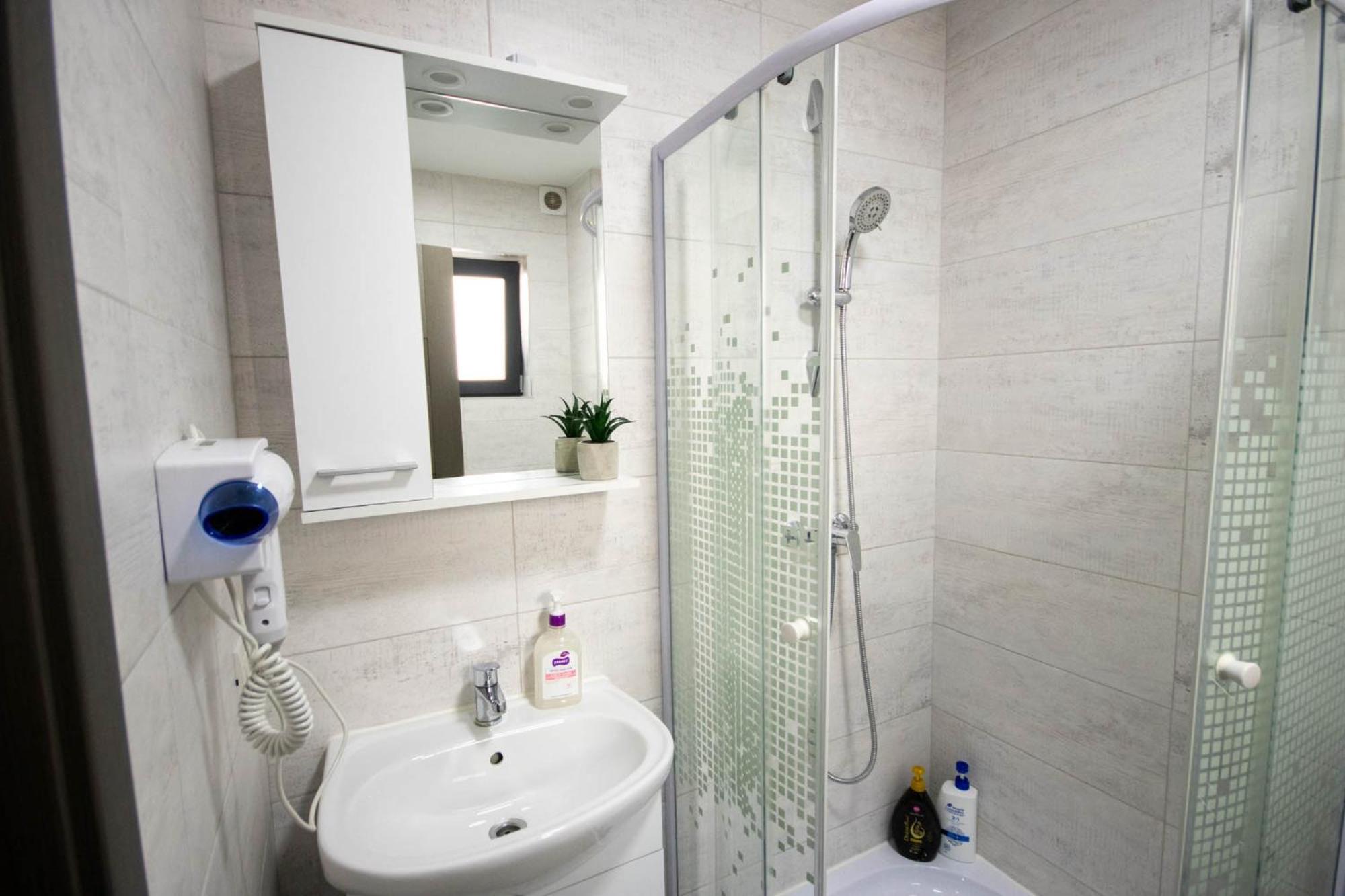 One-Bedroom Apartment - Photo 8