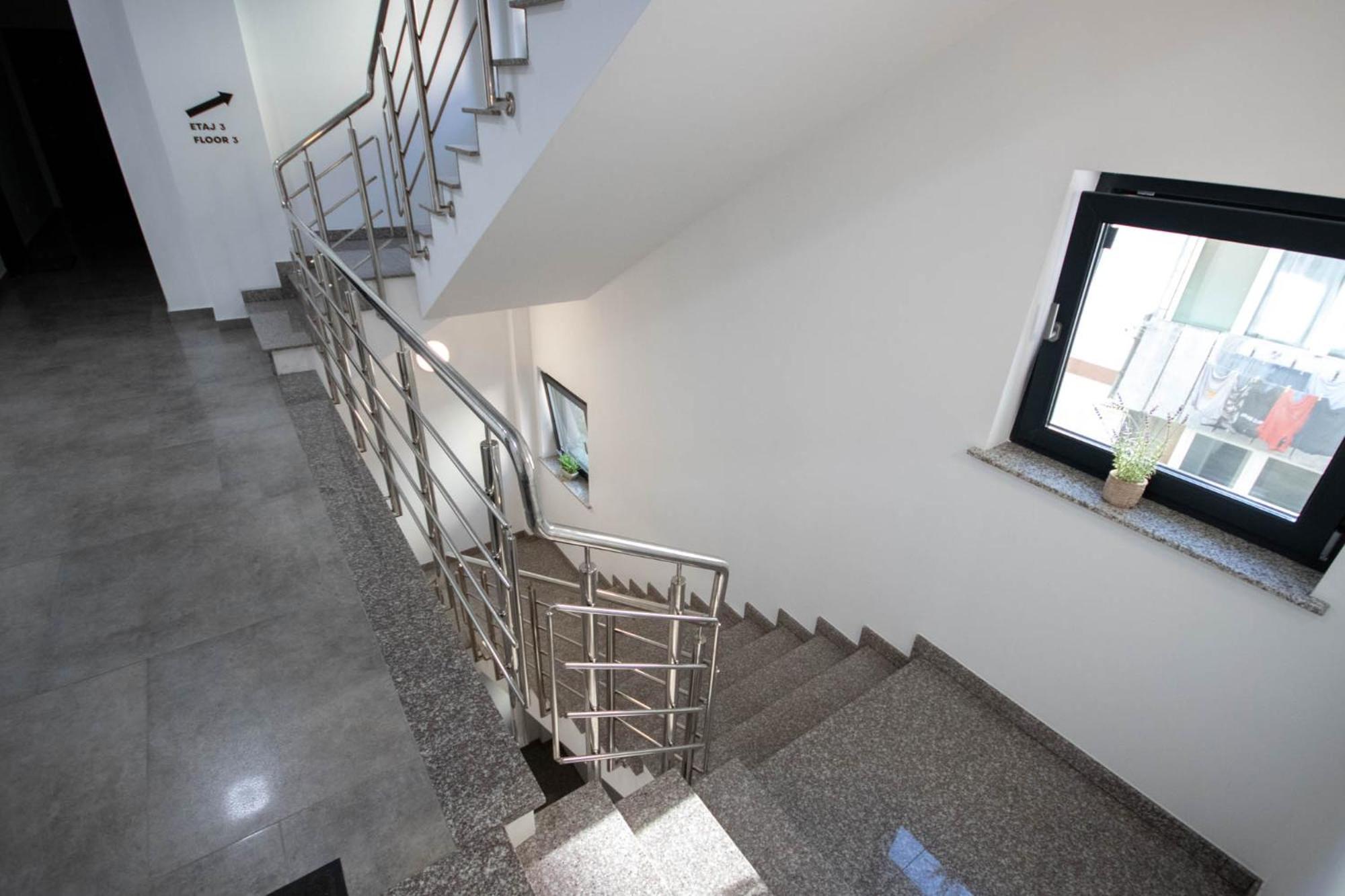 One-Bedroom Apartment - Photo 12