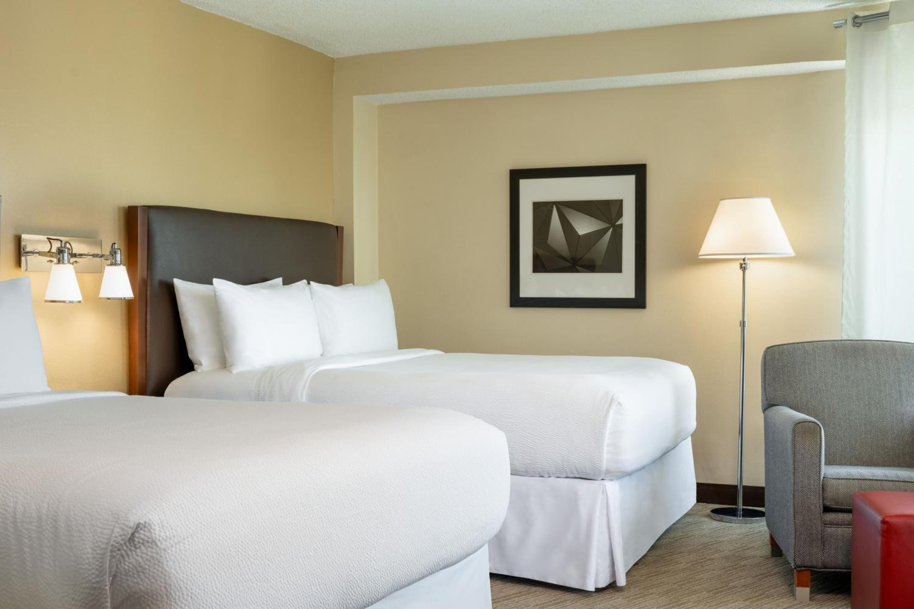 Guest room, 2 Queen, High floor
