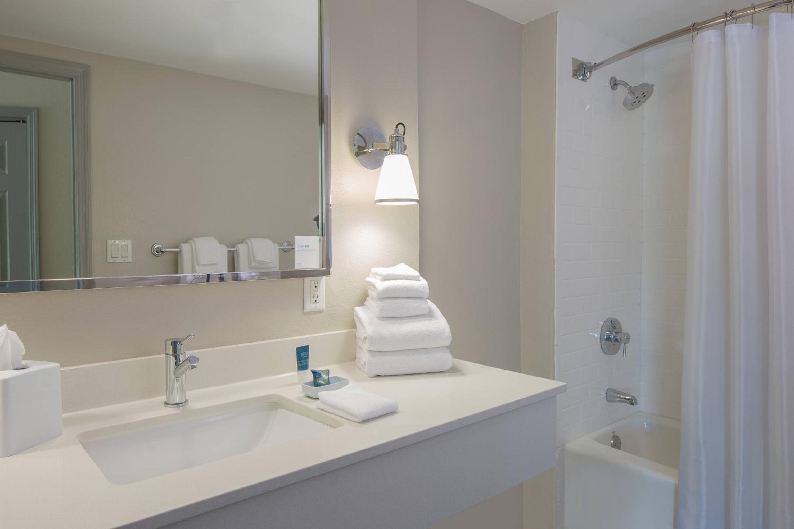 Guest room, 2 Queen, High floor
