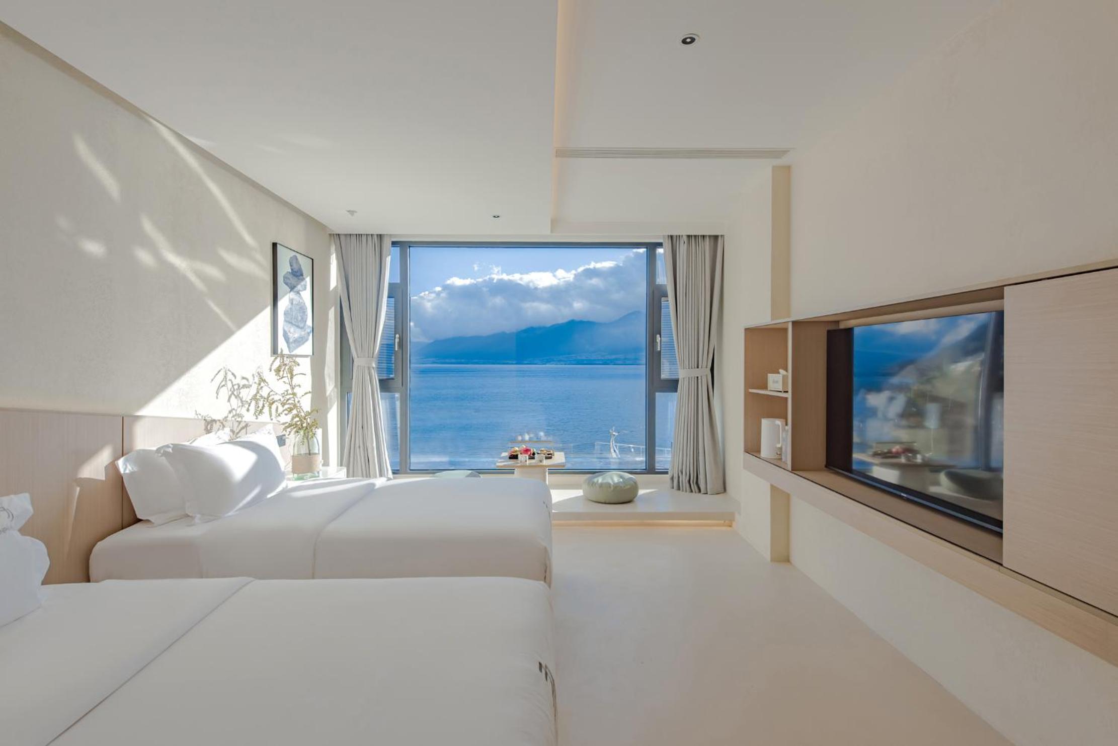 Oriental Twin Room with Lake View photo 2
