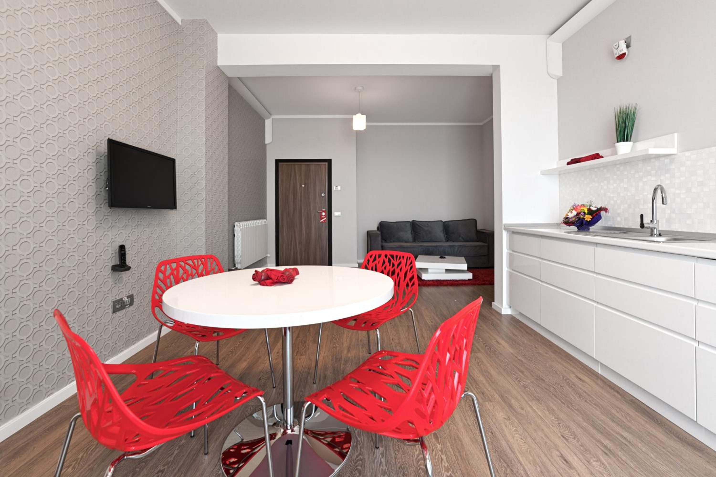 Two-Bedroom Apartment - Photo 21
