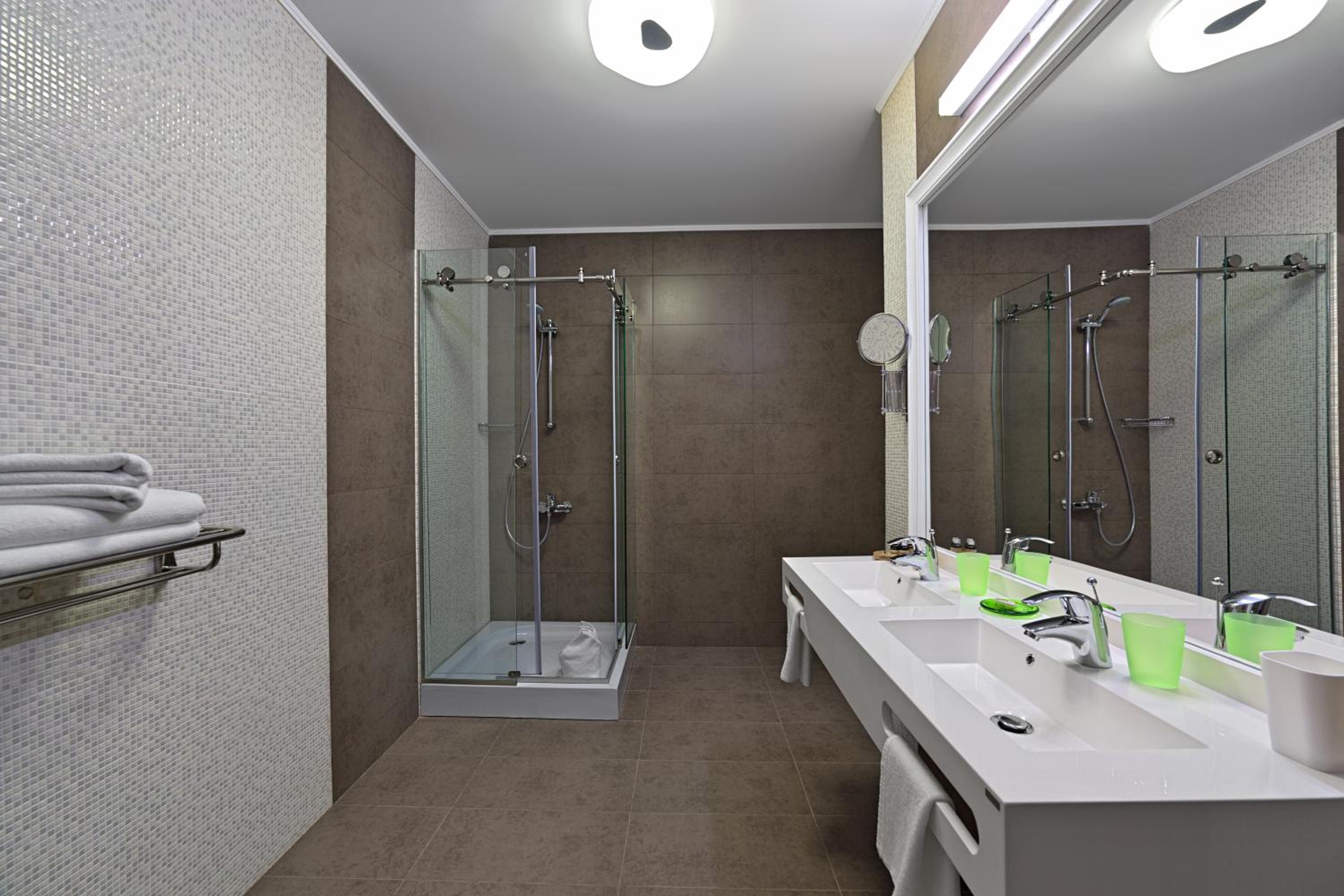 Two-Bedroom Apartment - Photo 17