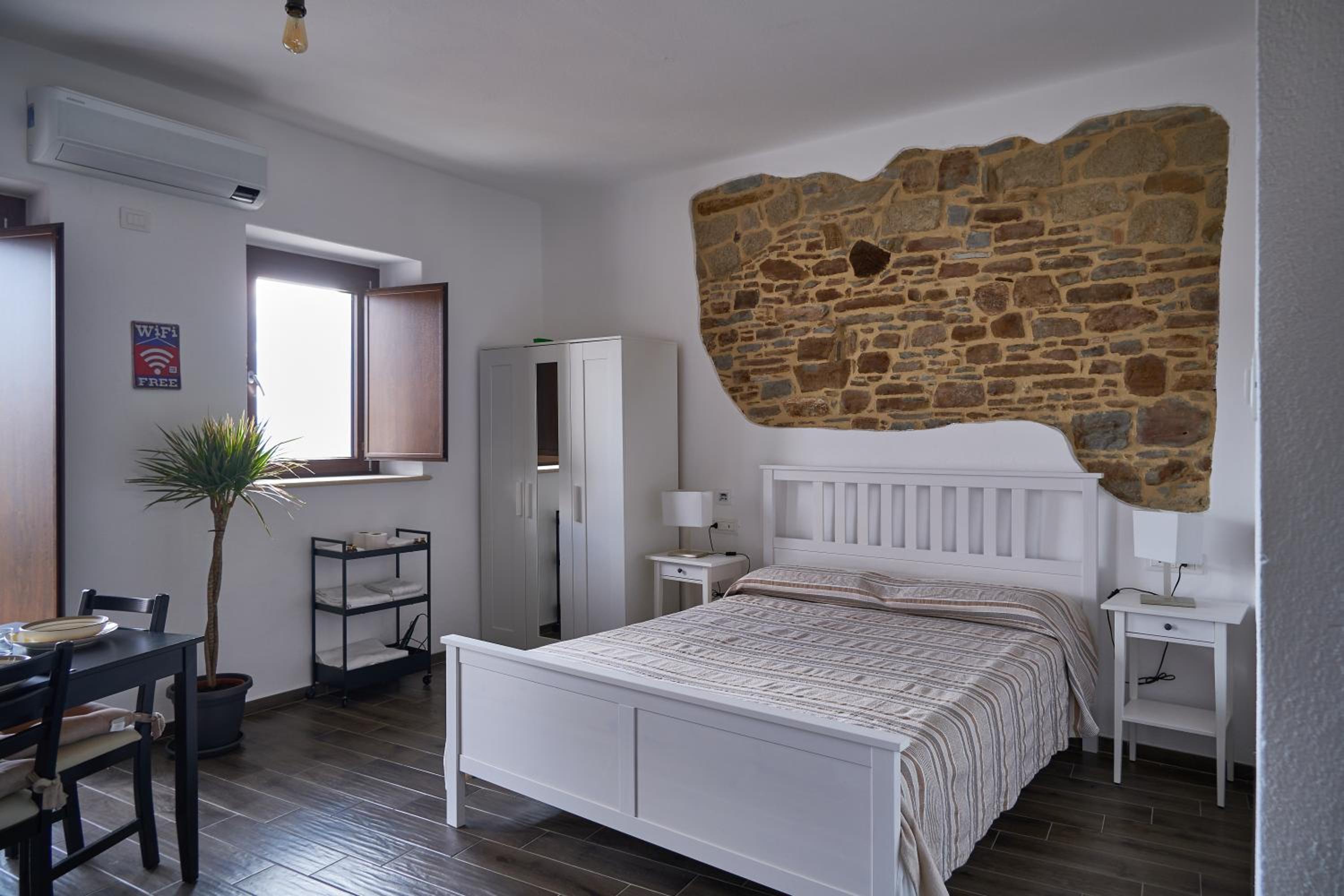 Superior Quadruple Room - Photo 1