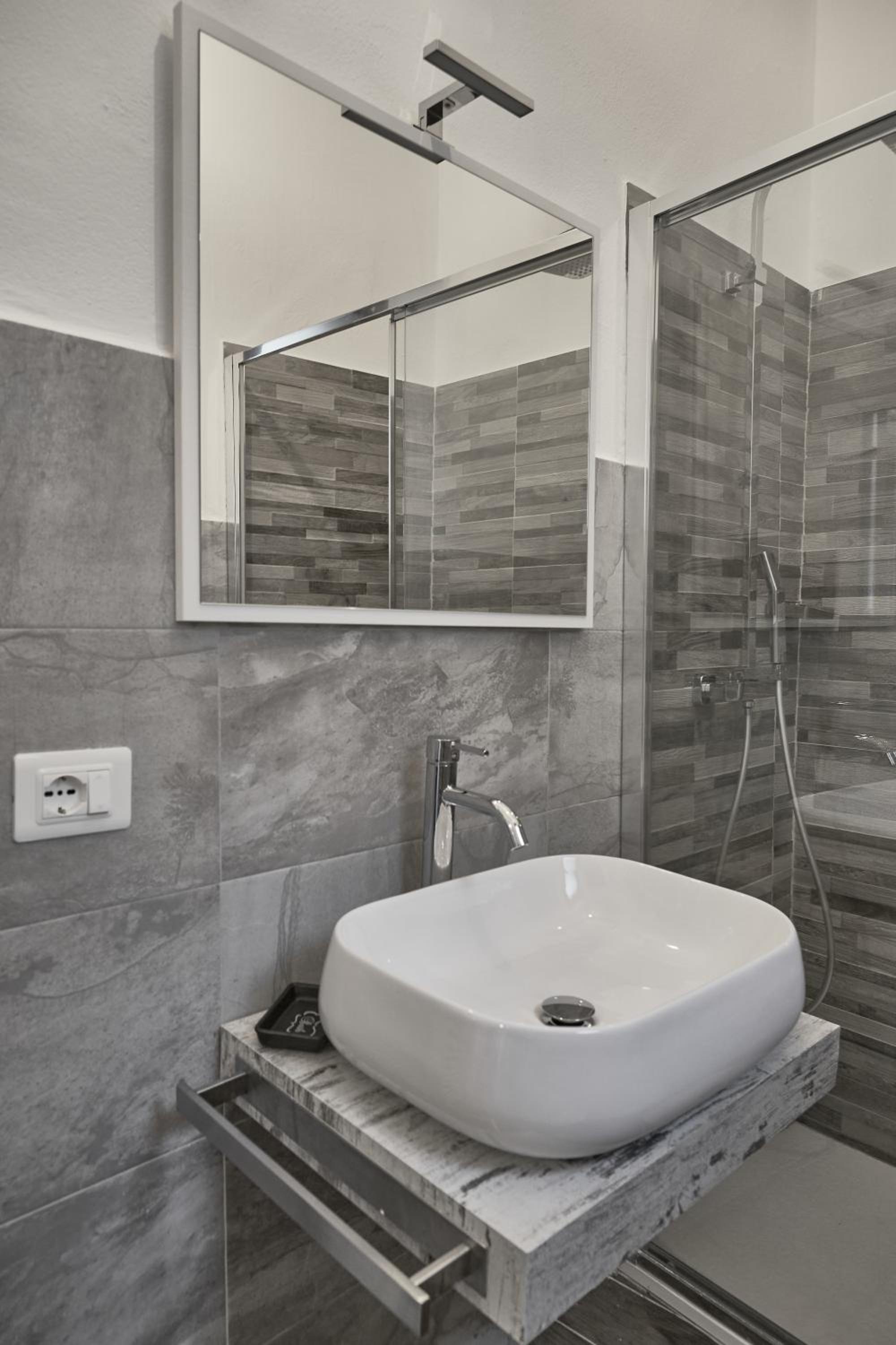Superior Quadruple Room - Photo 3
