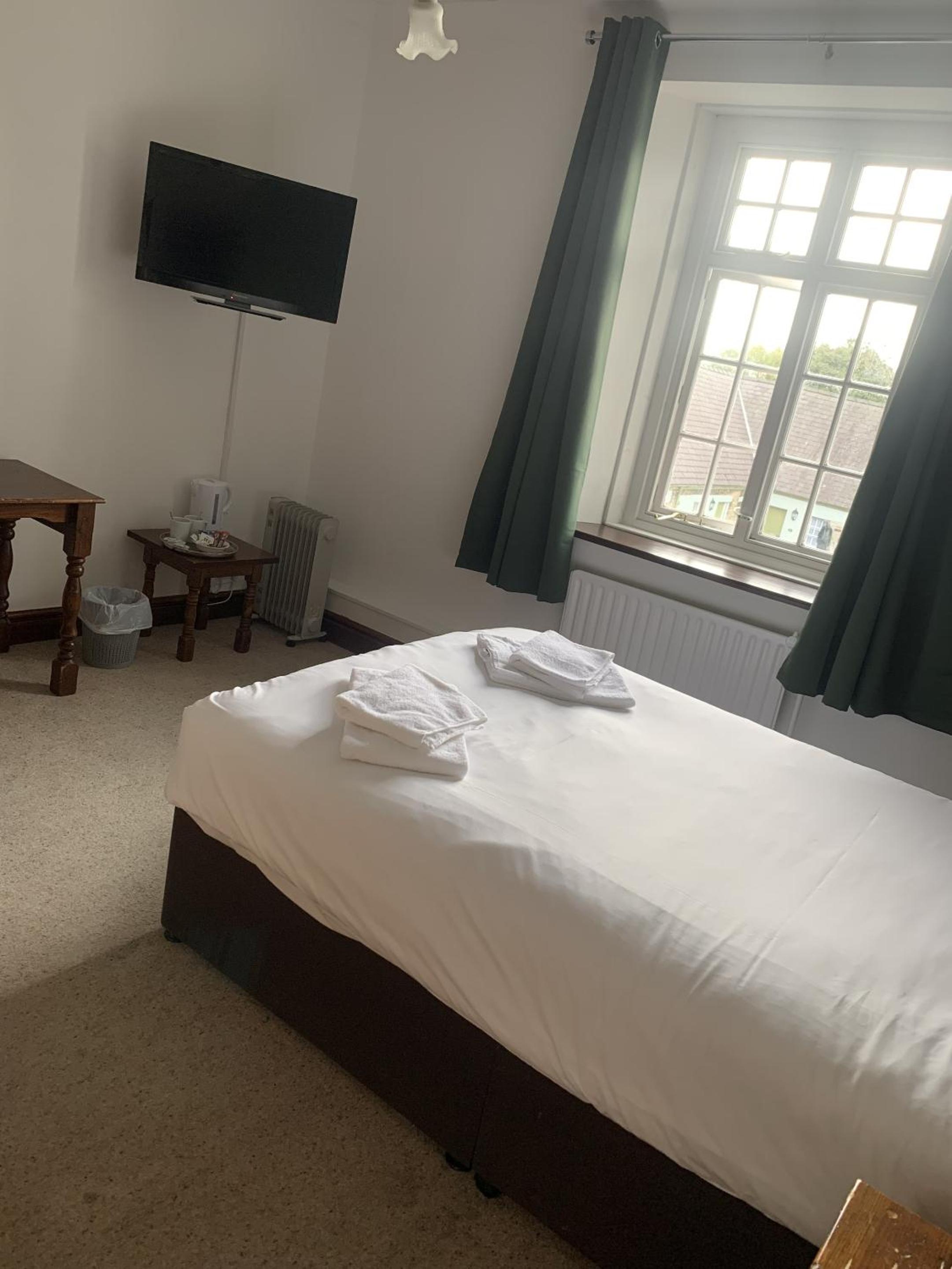 Standard Double Room - Photo 15