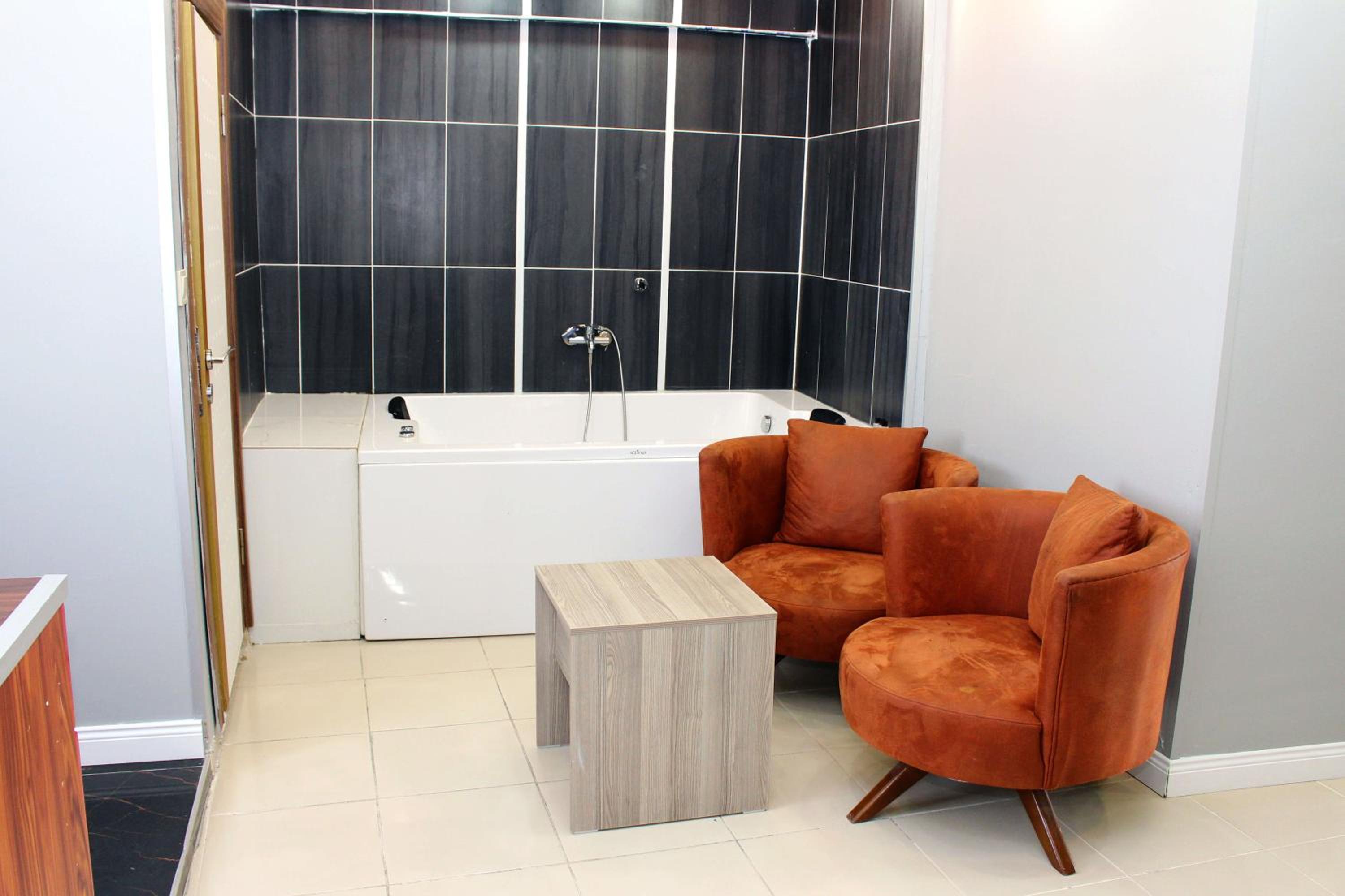 Deluxe King Room photo 2