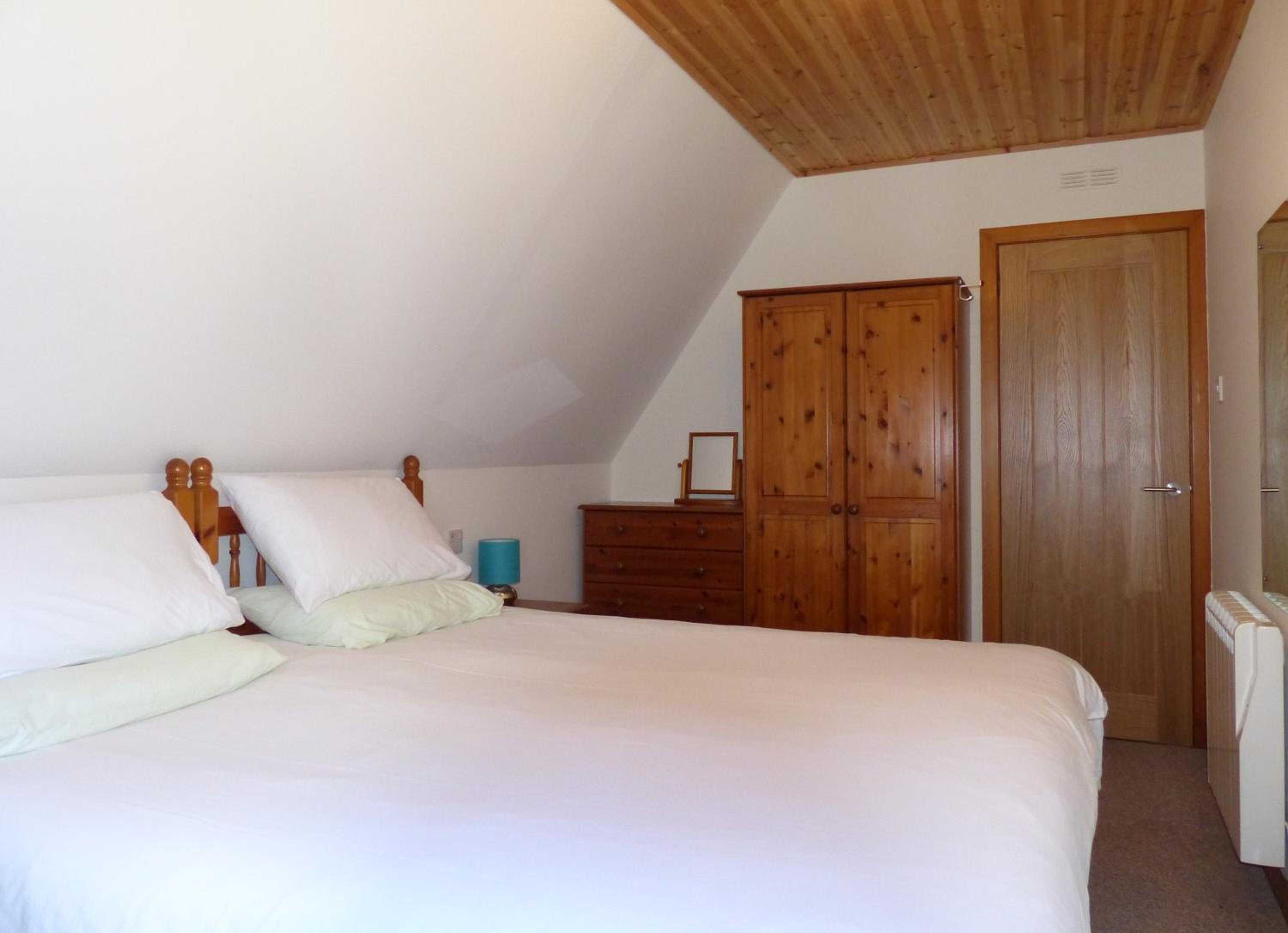 Two-Bedroom House - Pets Not Allowed photo 3