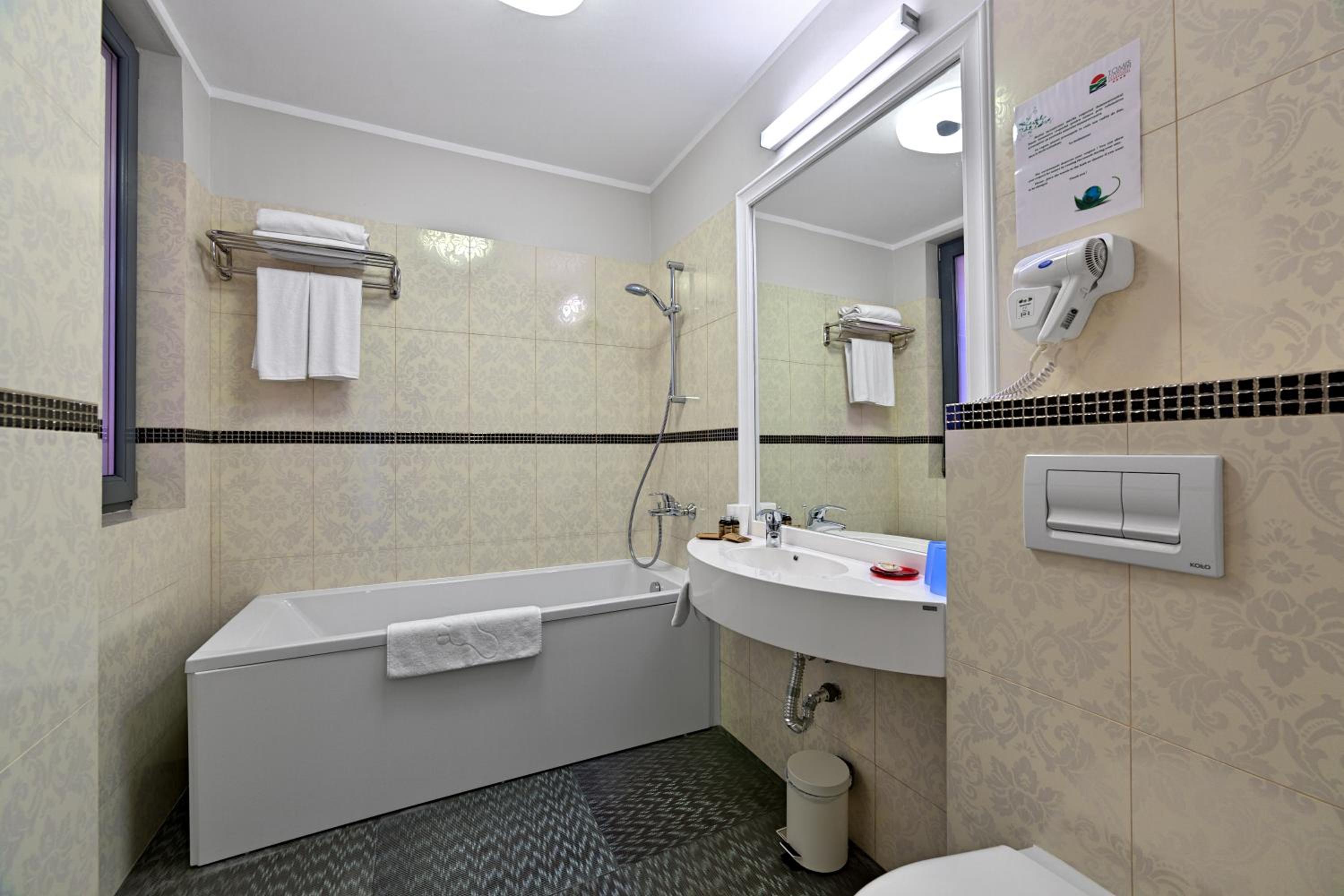 One-Bedroom Apartment - Photo 9