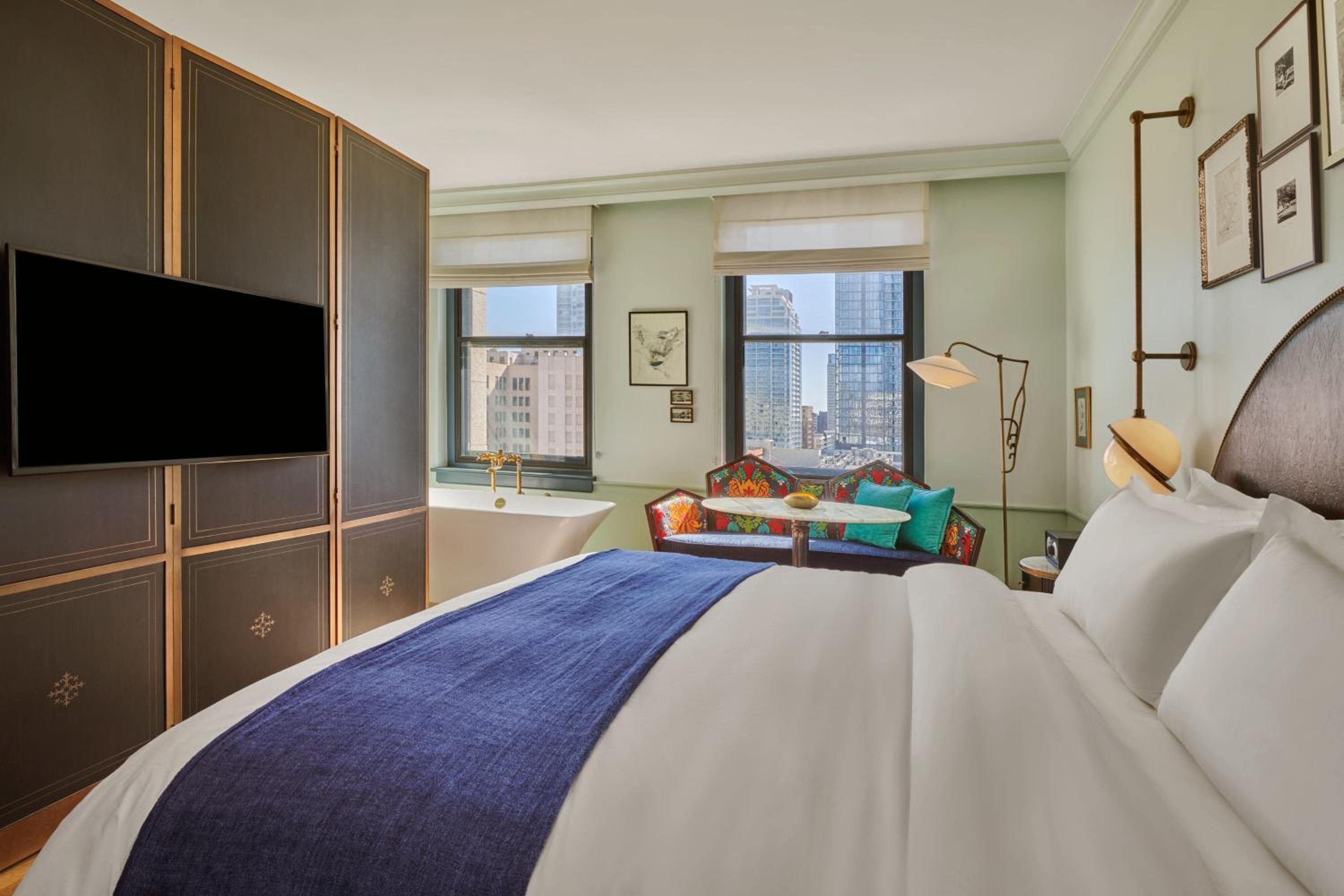 Salon King Room with One King Bed (Non Smoking)