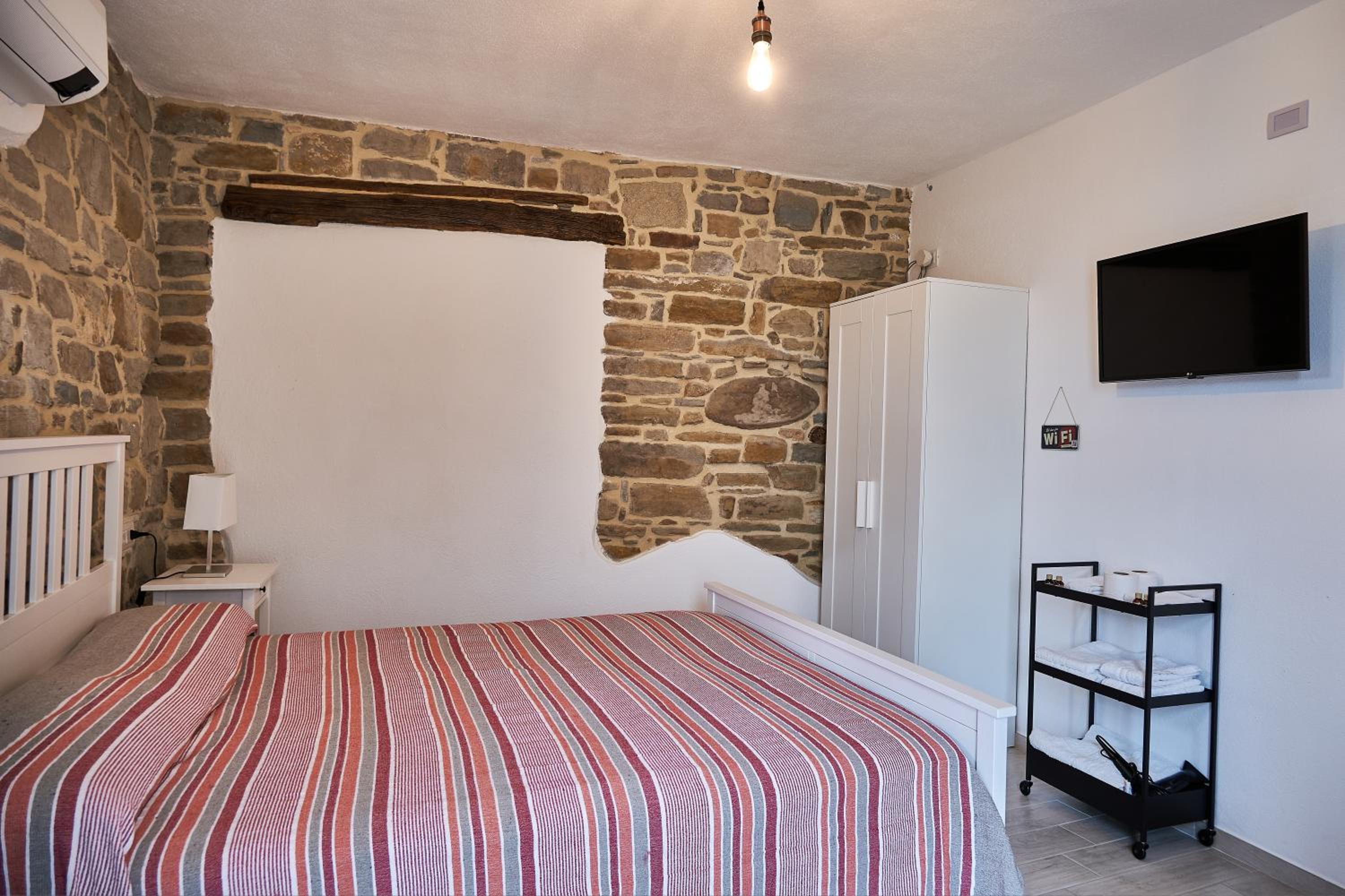 Superior Double Room - Photo 12