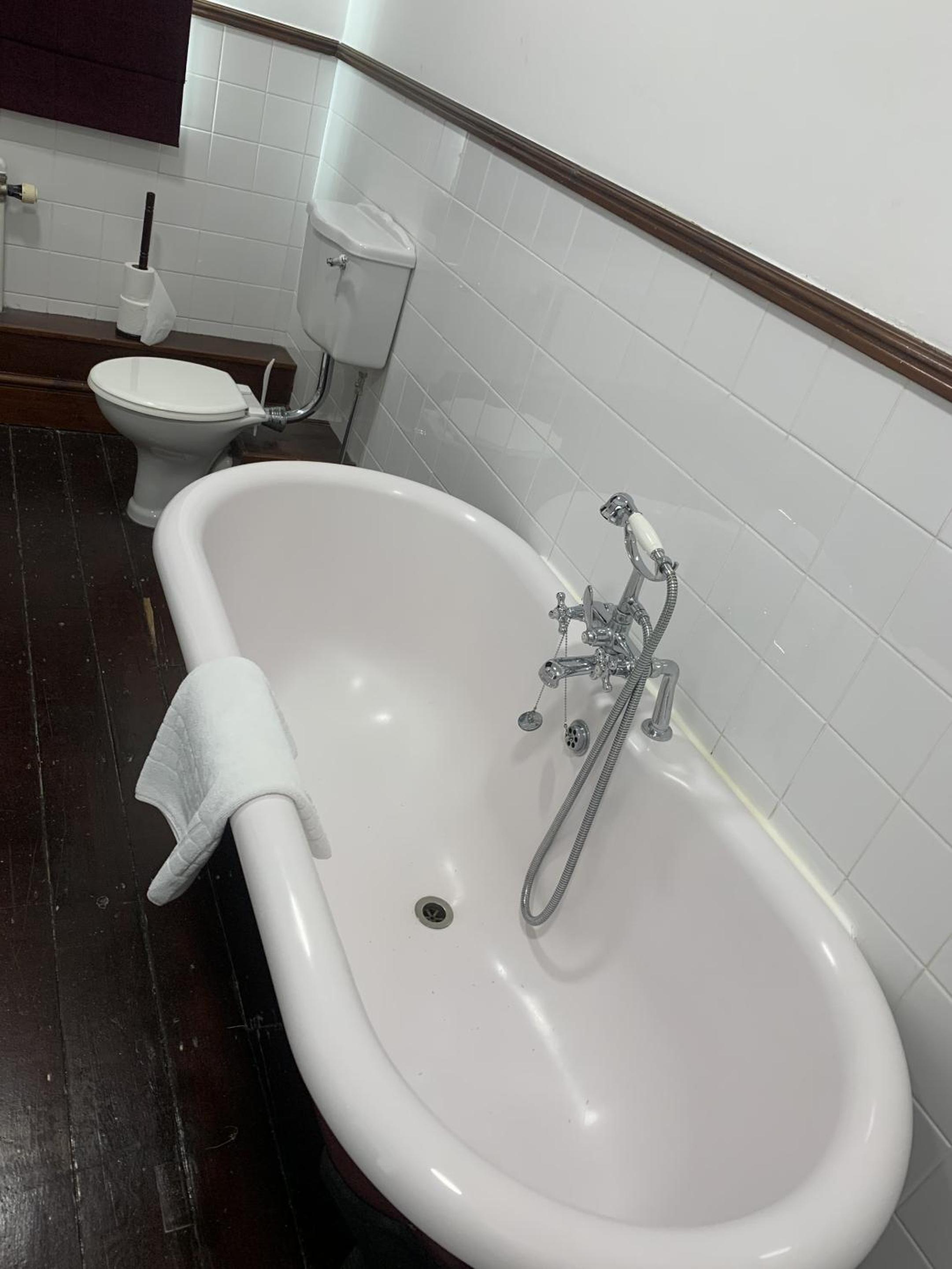 Standard Double Room - Photo 5