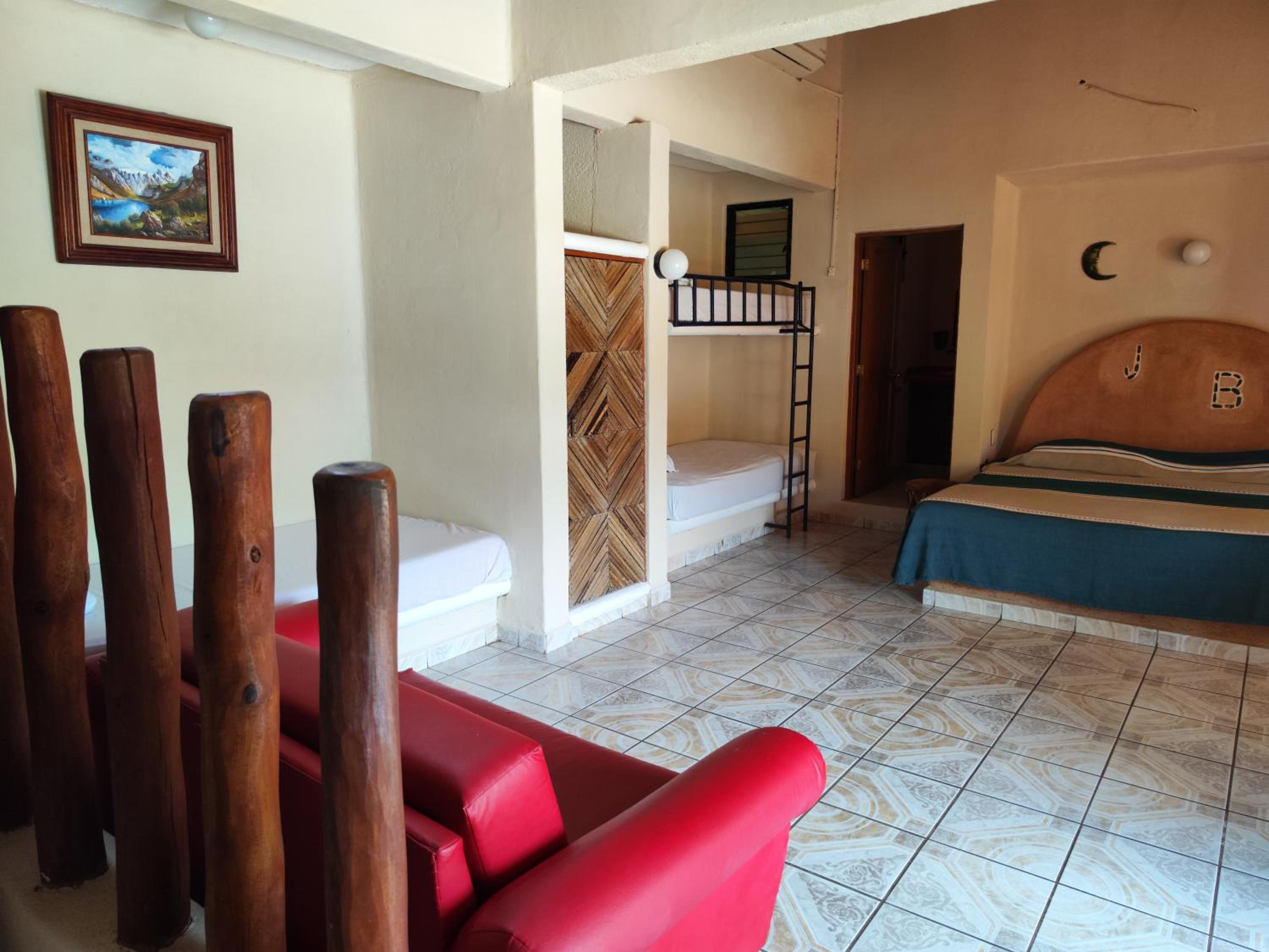 Bungalow (7 Adults) photo 3