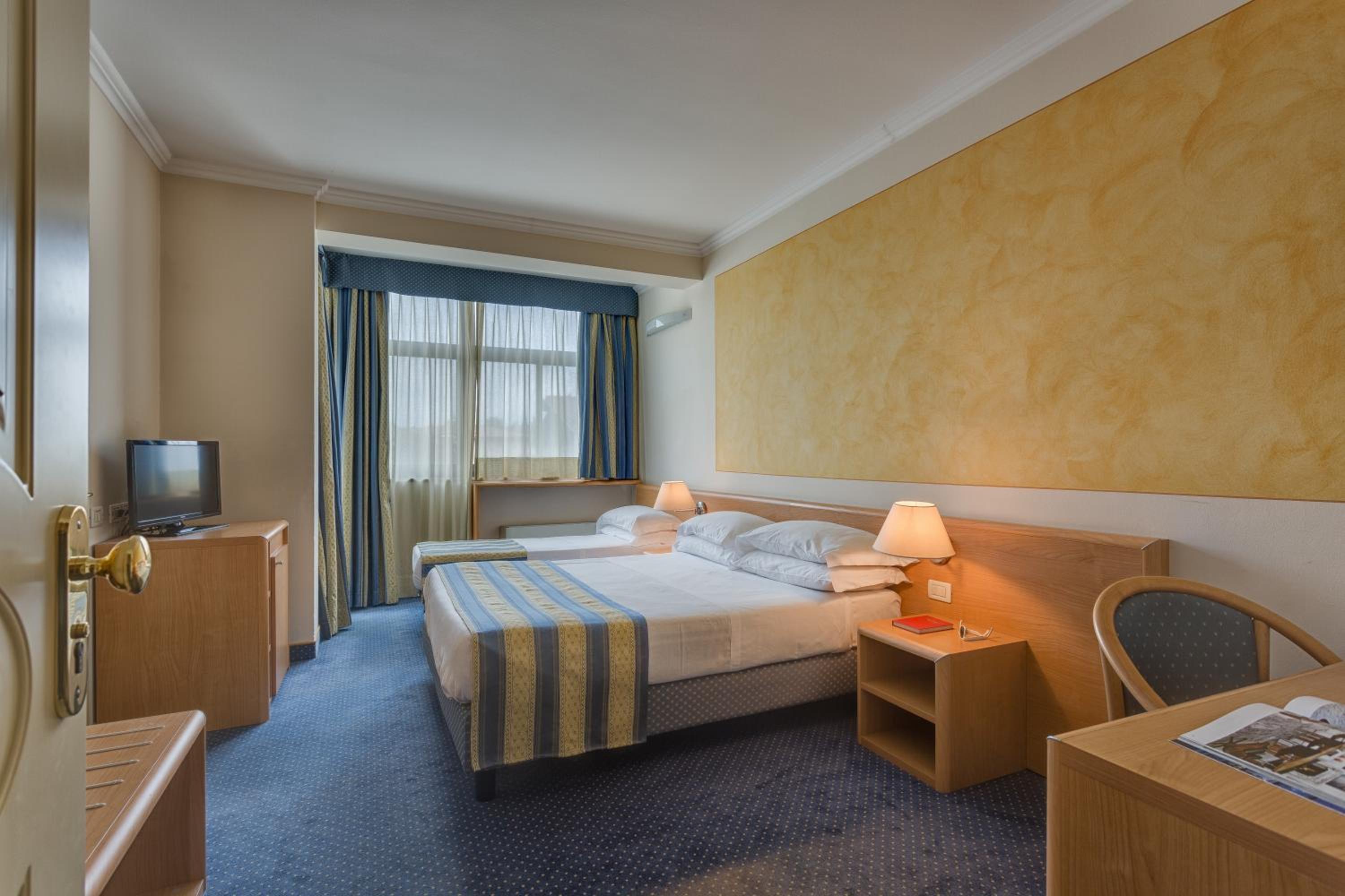 Basic Triple Room - Photo 2