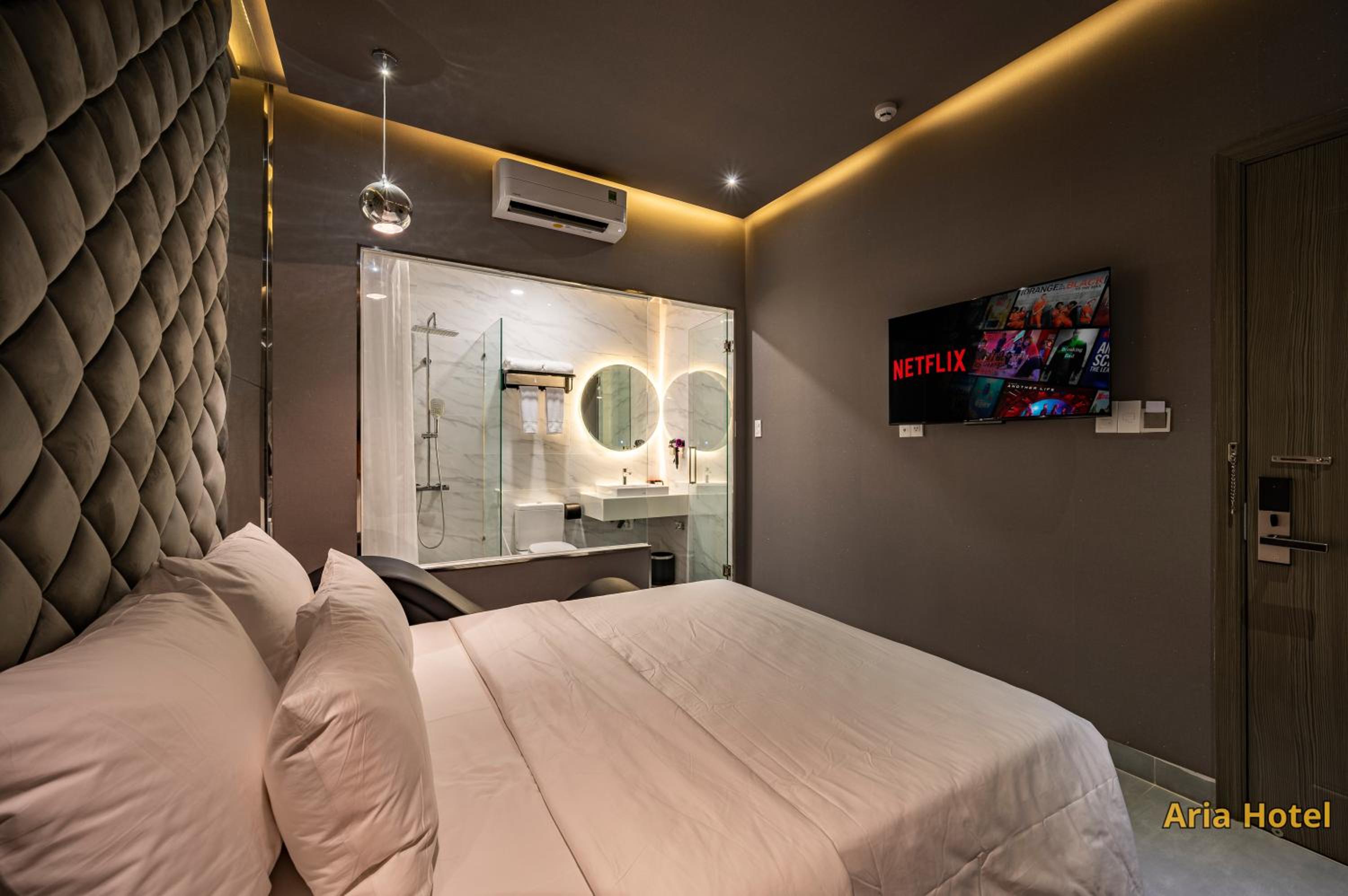 King Room with Two King Beds photo 3