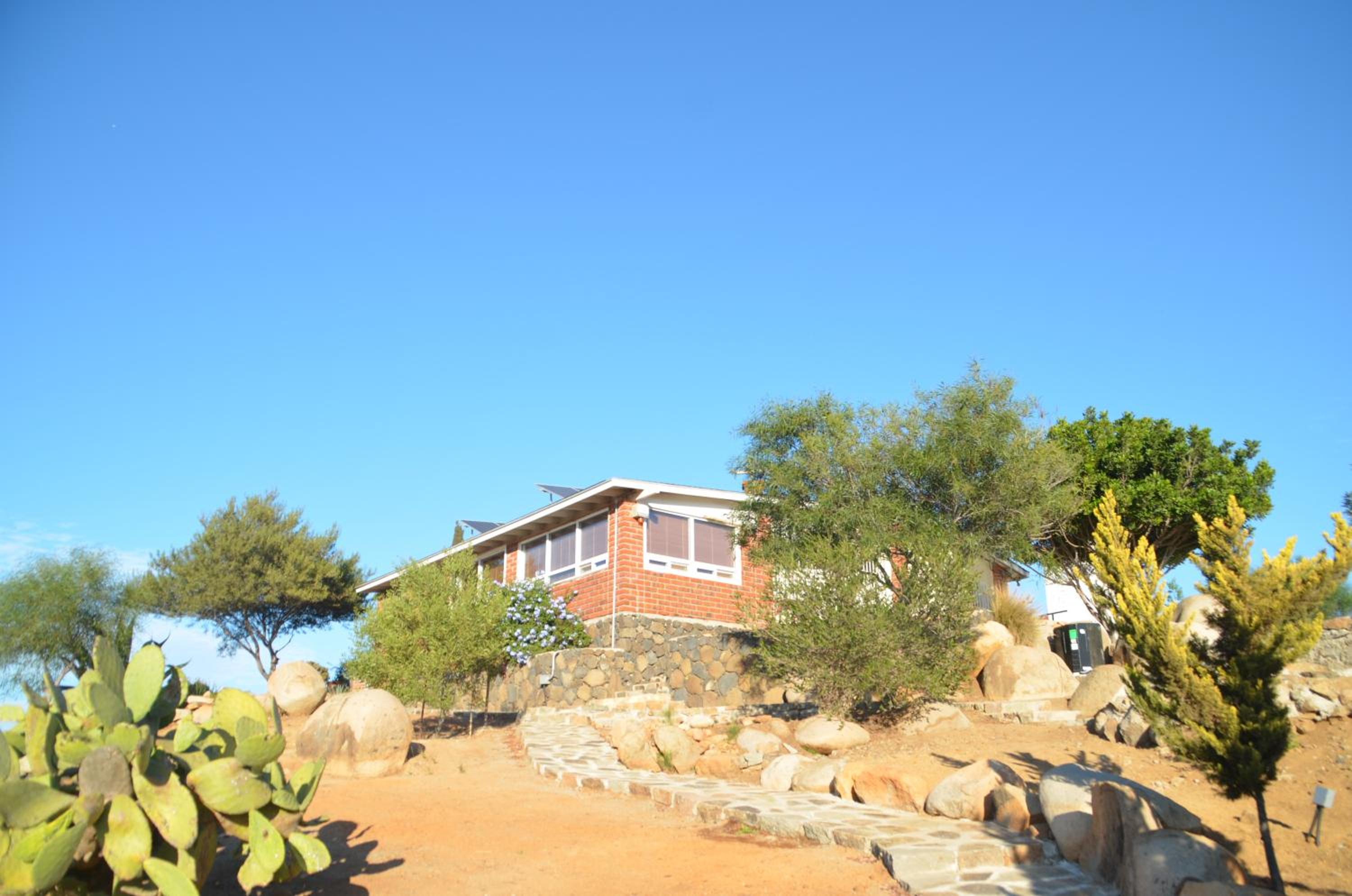 Three-Bedroom House photo 3